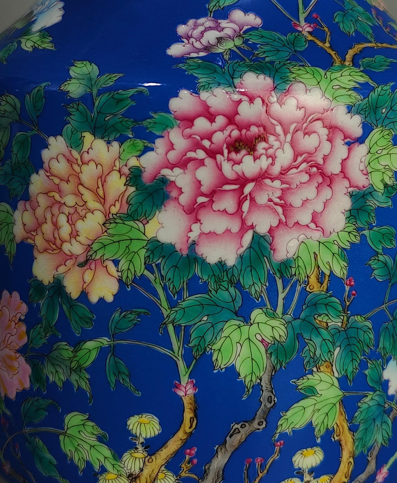 Chinese Handmade Porcelain Enamel Flowers Auspicious Poem Vase For Sale 3