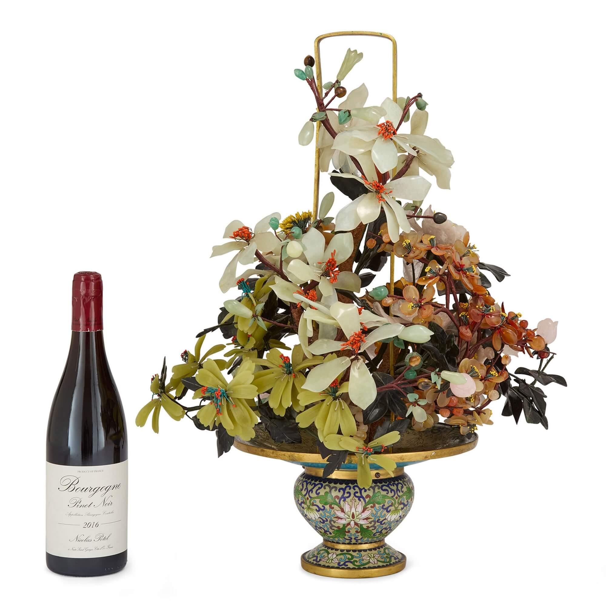 Modello di albero di fiori cinese in pietra dura e smalto cloisonné in vendita 1