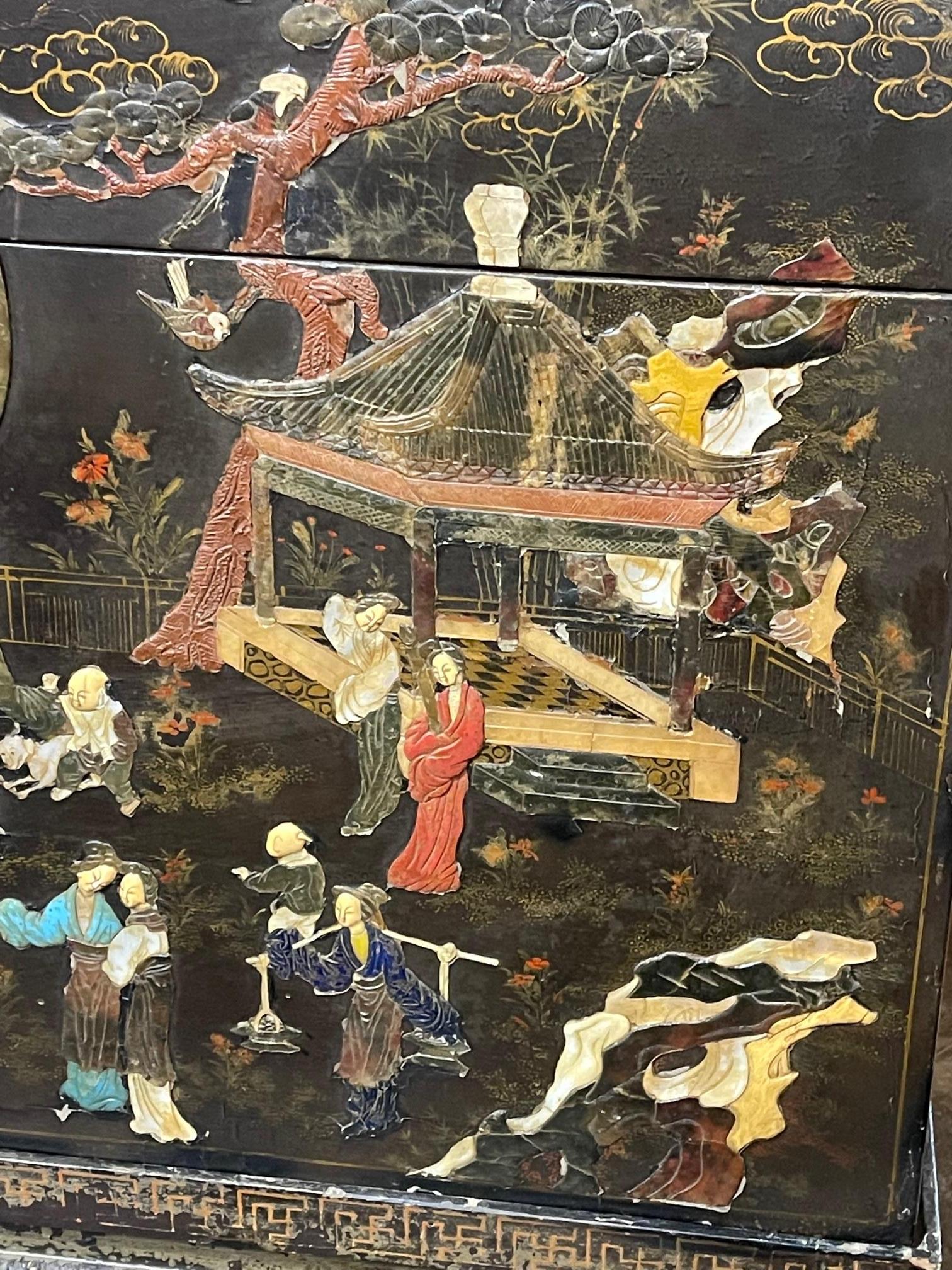 Peint à la main Malle chinoise en pierre dure en vente