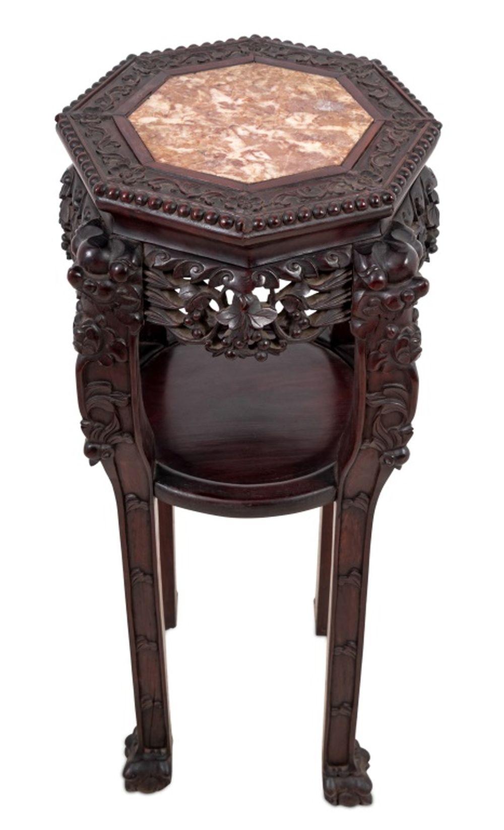 Chinese Hardwood & Marble Pedestal Table, 19th C. Qing en venta