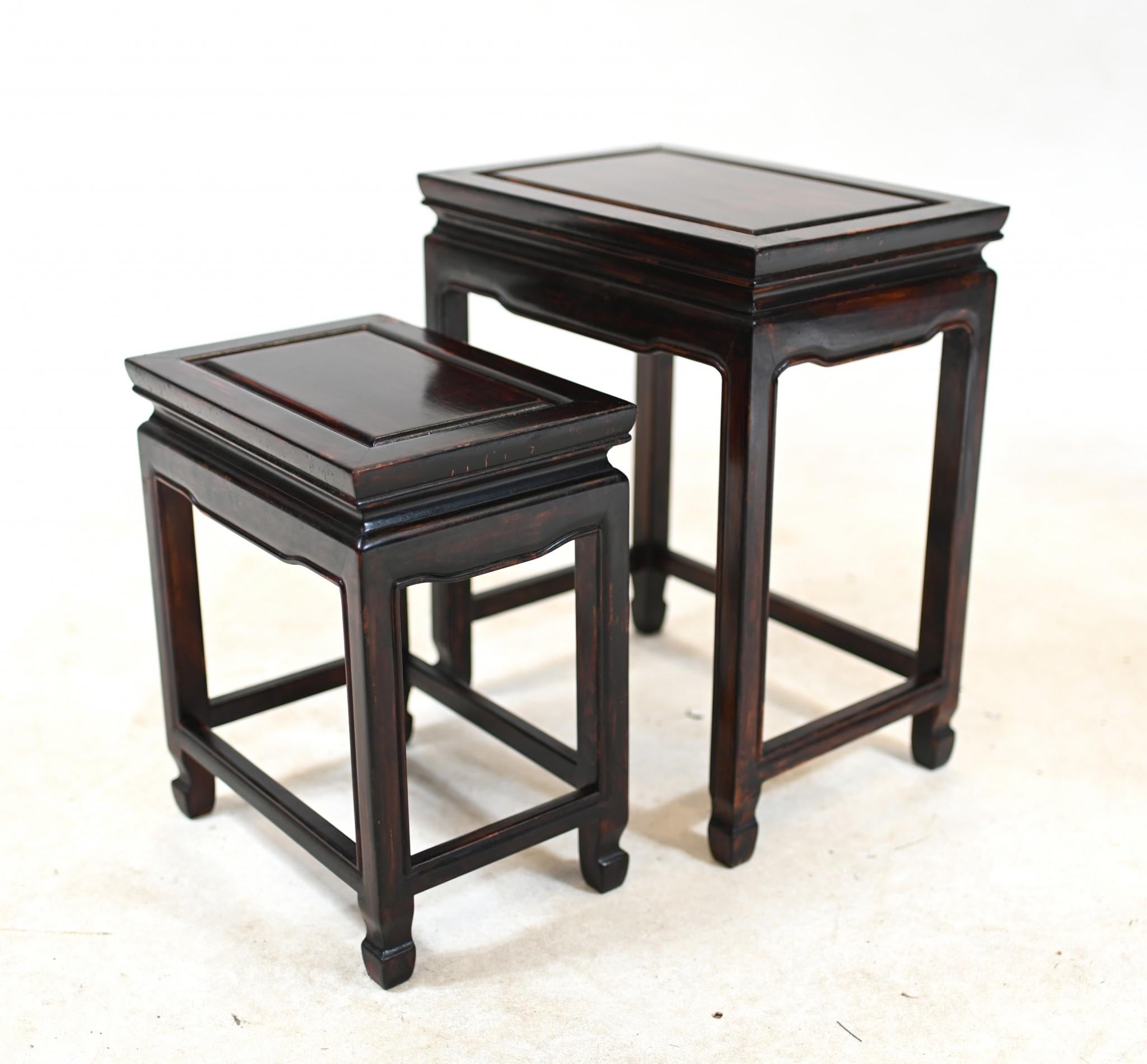 Chinese Hardwood Nest Tables Pair Side Table 1920 For Sale 2