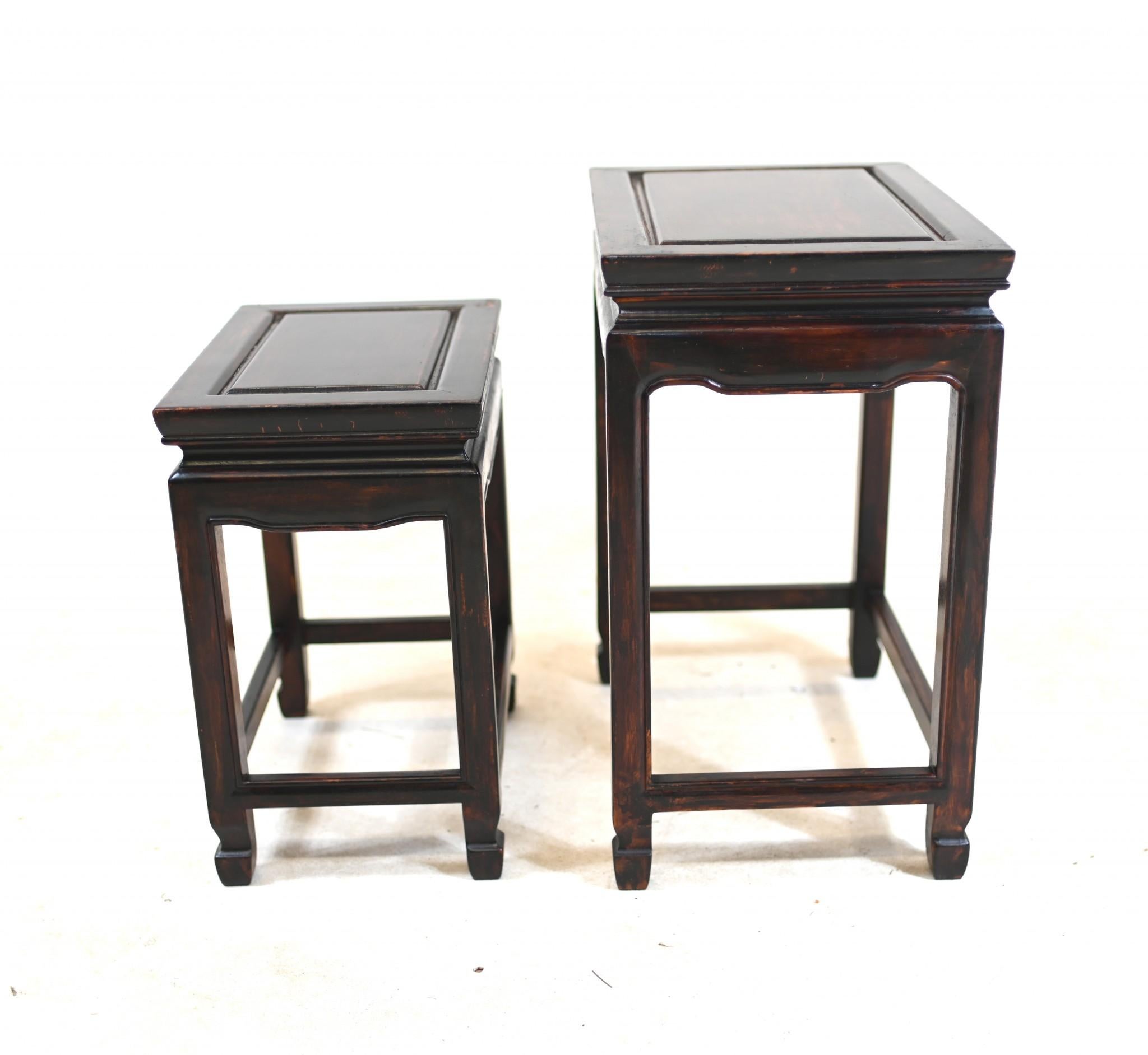 Chinese Hardwood Nest Tables Pair Side Table 1920 For Sale 4