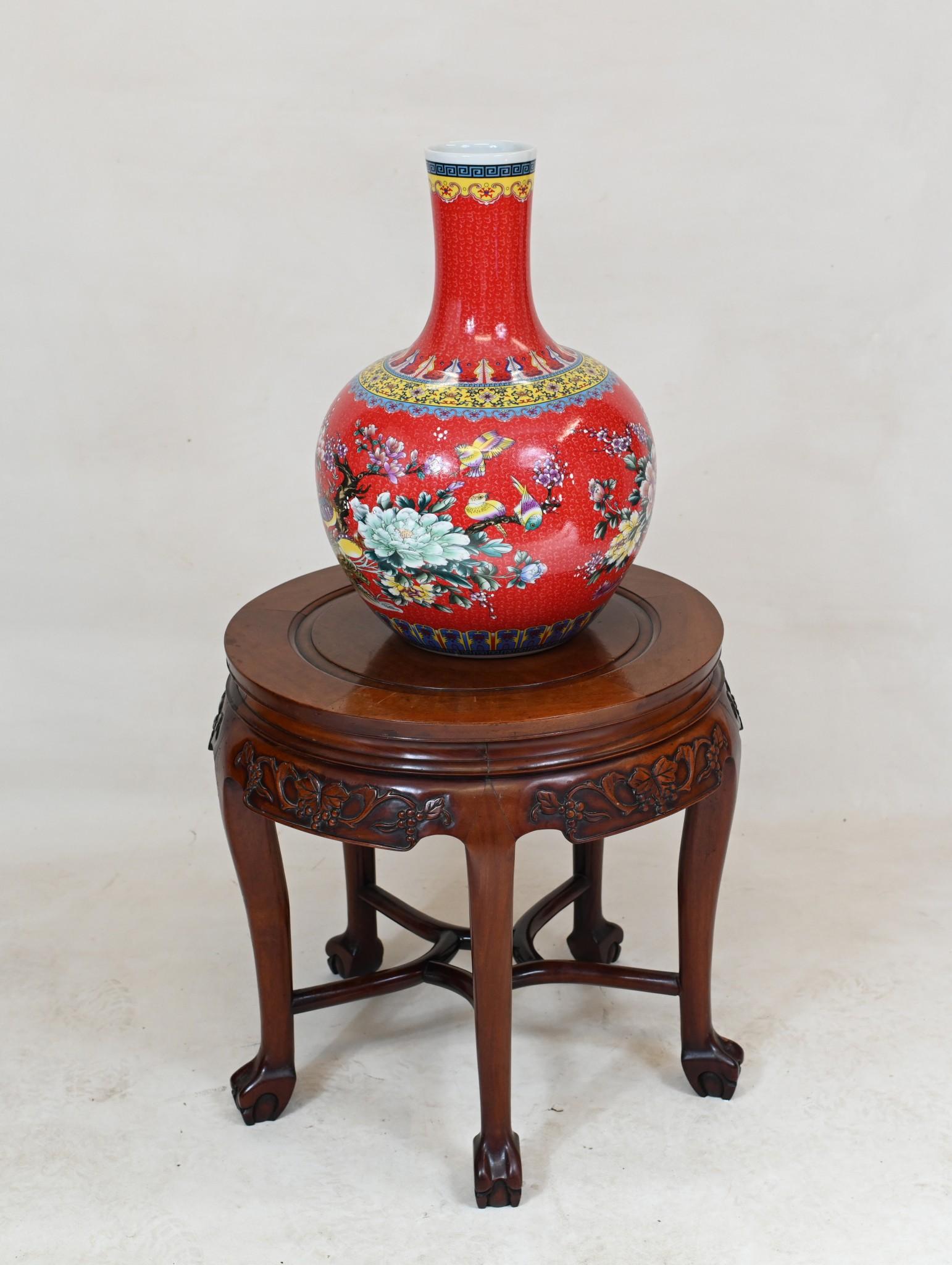 Table d'appoint à piédestal en bois dur chinois sculpté 1860 en vente 2