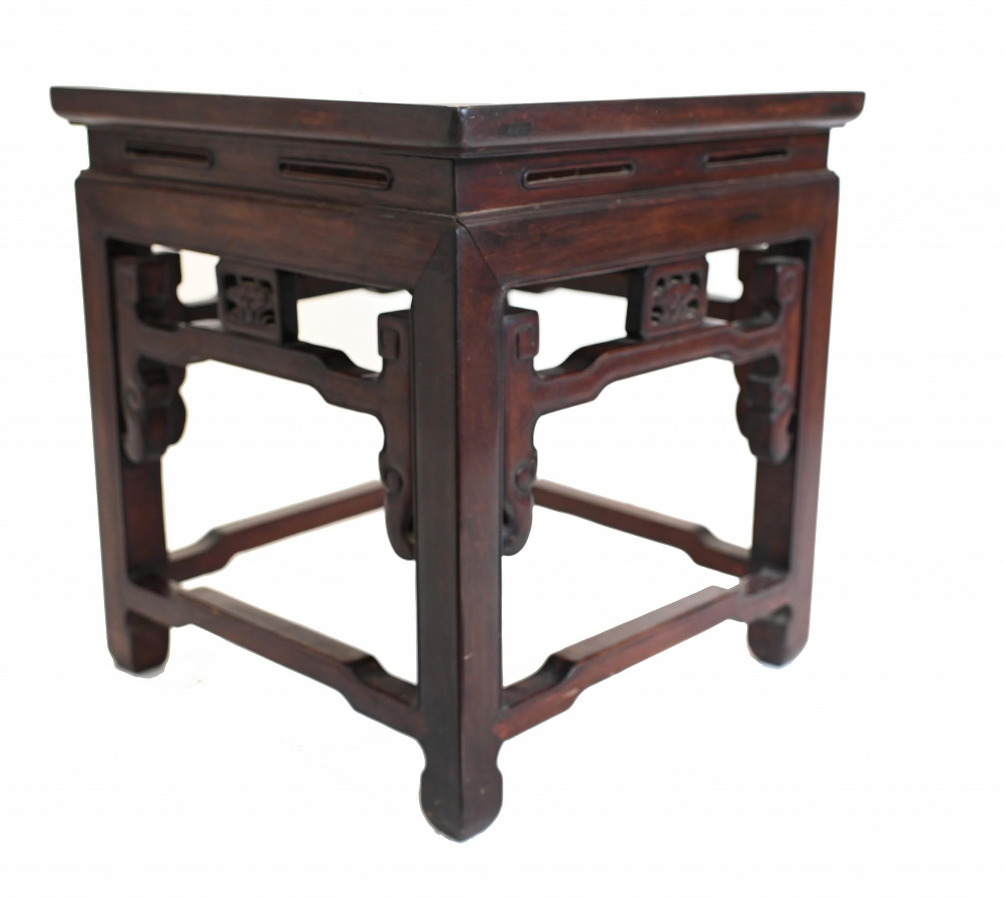 Legno massiccio Tavolo con piedistallo in legno duro cinese 1930 in vendita