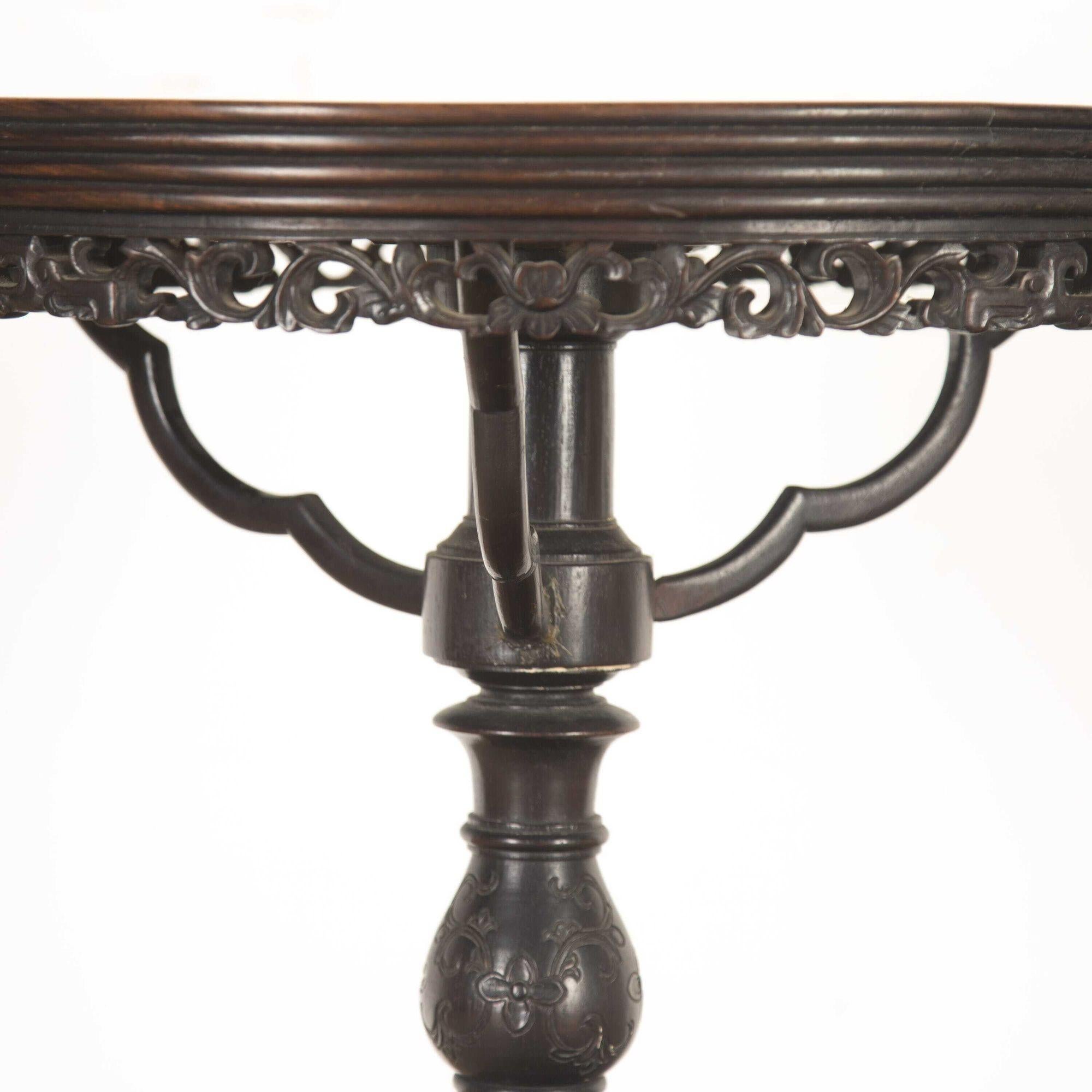 XIXe siècle Table en bois de feuillus chinois en vente
