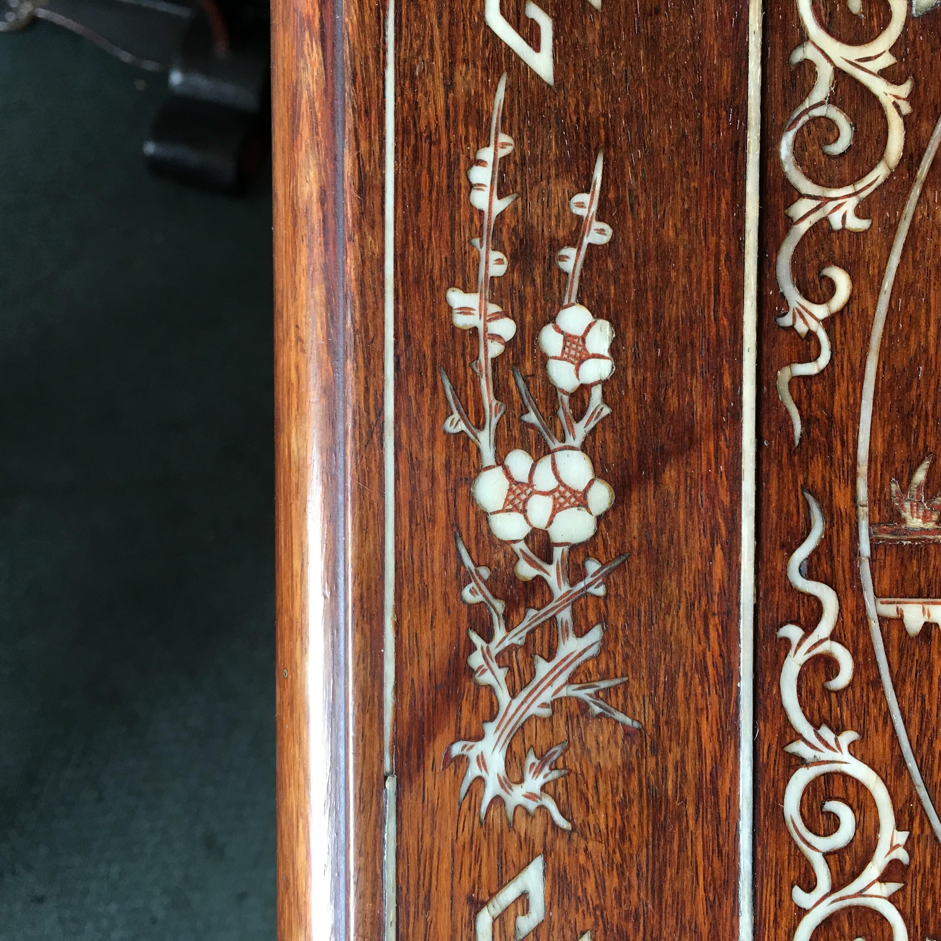 Chinese Hardwood Table with Fine Inlaid Bone Scenes, circa 1925 In Good Condition For Sale In Geelong, Victoria