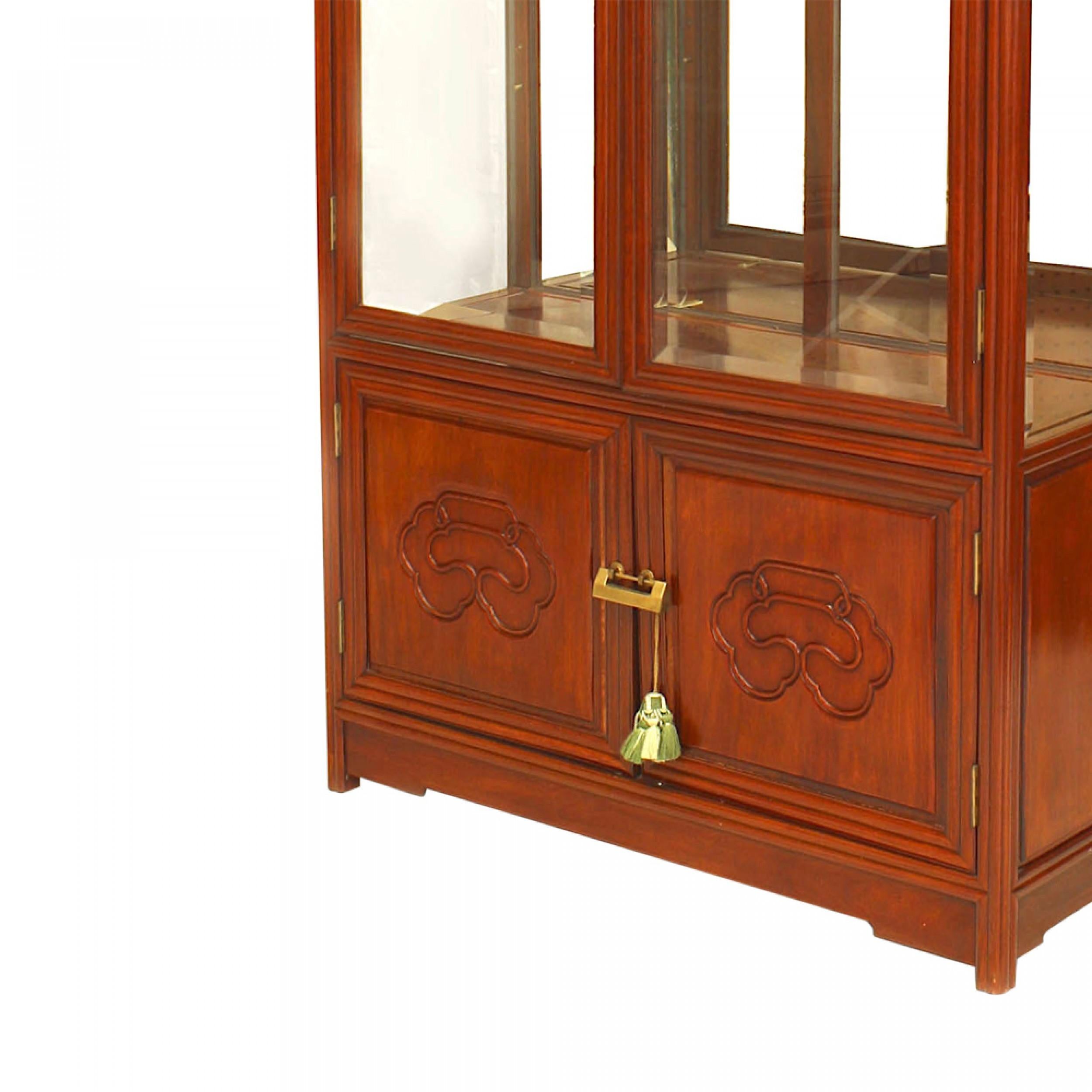 Esportazione cinese Armadio Vitrine in legno duro cinese in vendita