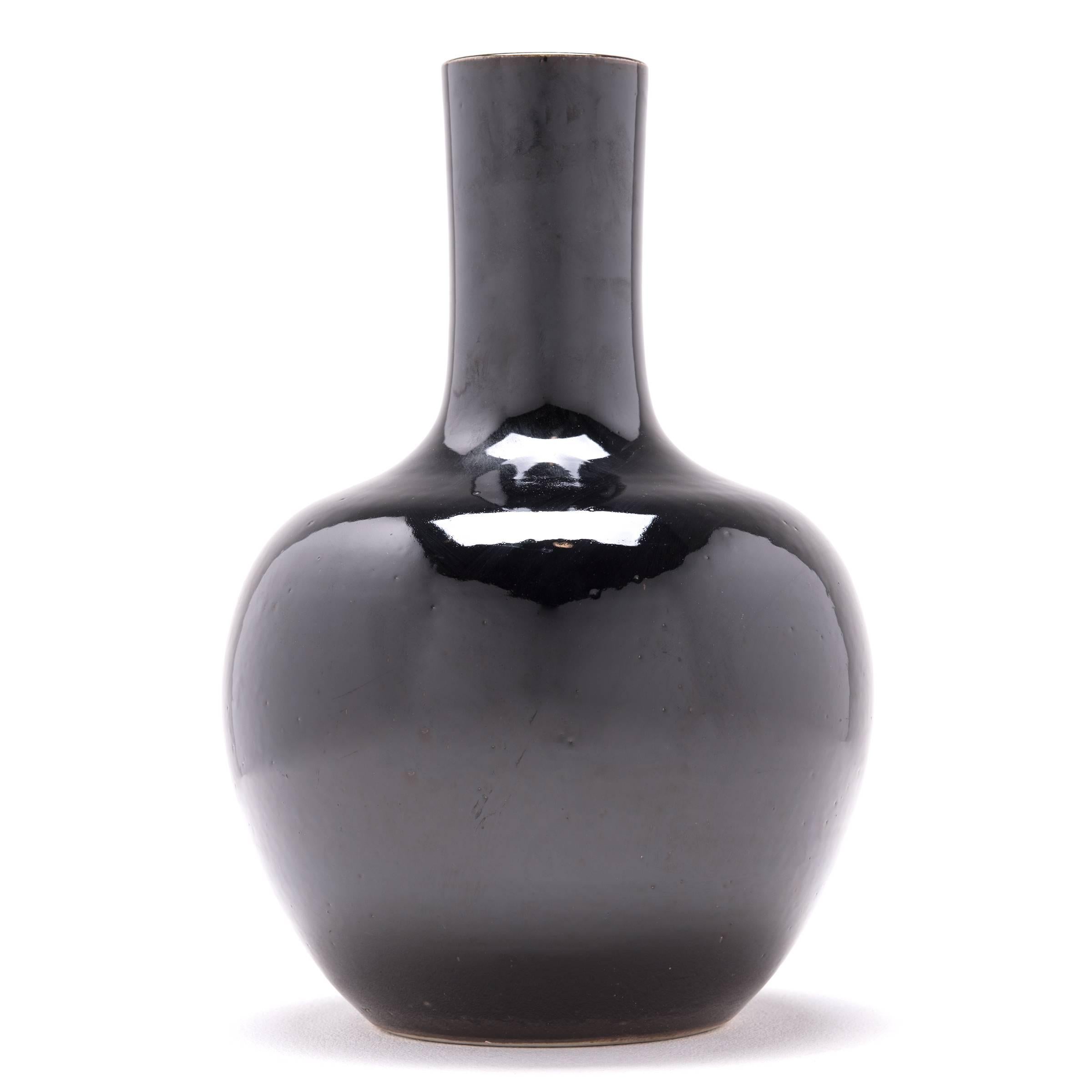 Glazed Chinese Hei Gooseneck Vase