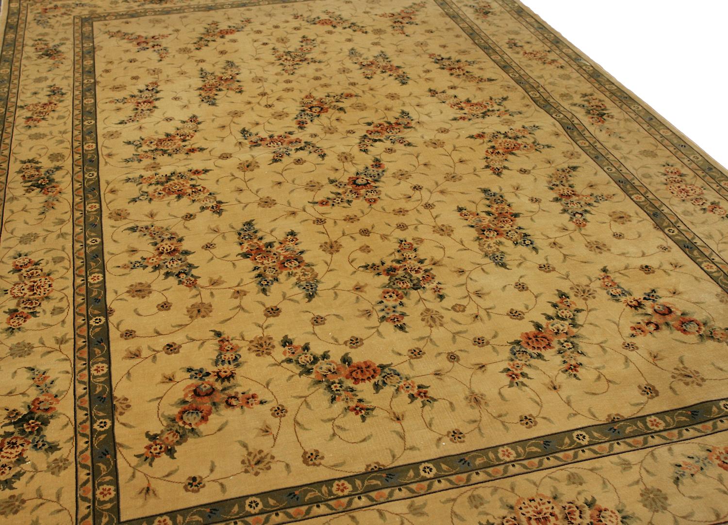 Soie chinoise Hereke signée Yasamin  Tapis extra-beau, XXIe siècle Bon état - En vente à Ferrara, IT