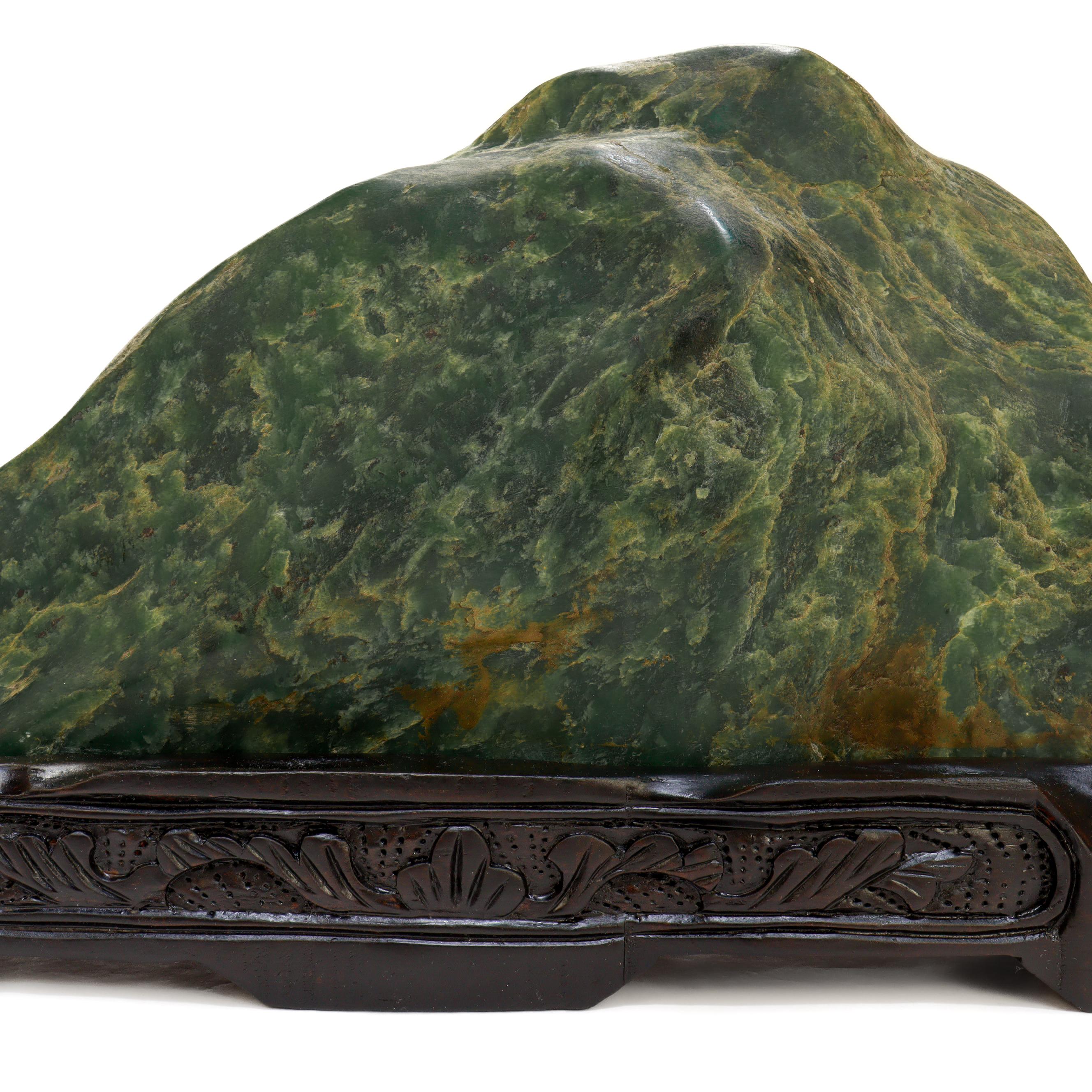 Pierre d'érudit chinoise en jade néphrite en vente 4