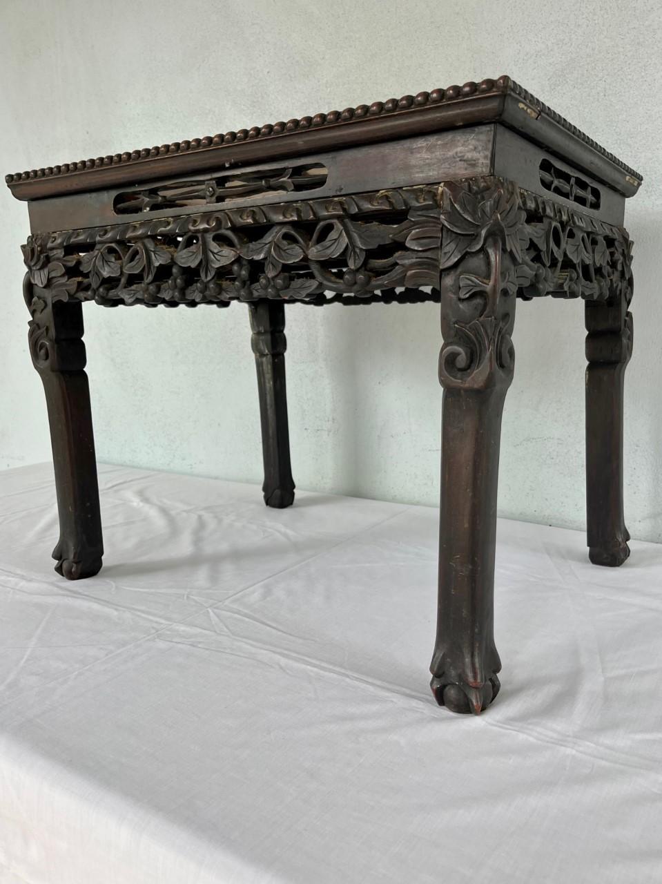 Chinese Hongmu Carved Side Table Qing Dynasty 19th Century In Good Condition For Sale In Vero Beach, FL