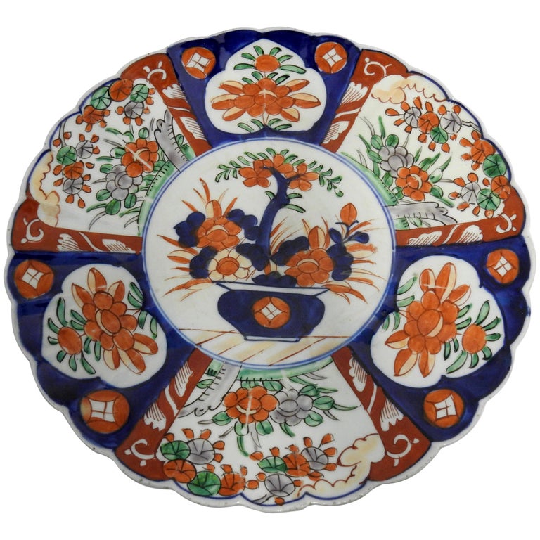 Chinese Imari Charger Plate Early 20th Century Hand Painted For Sale at