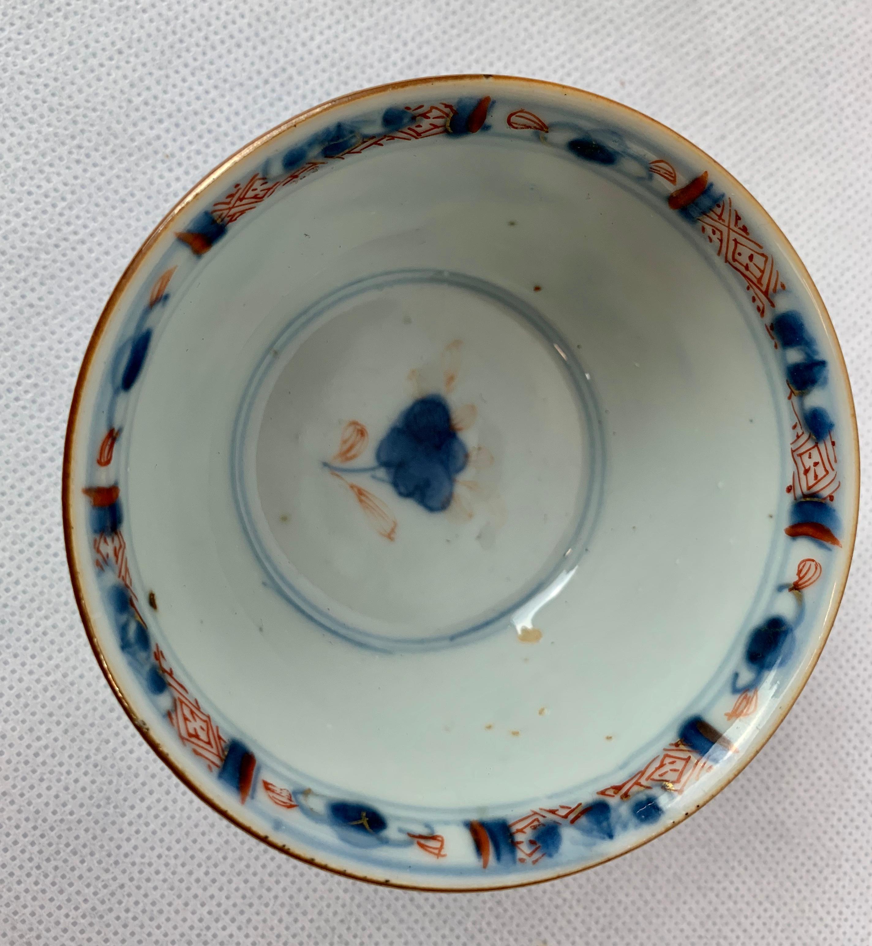 Chinese Export Porcelain Handleless Tea Bowl and Saucer, Chinese Imari Pattern In Good Condition For Sale In West Palm Beach, FL