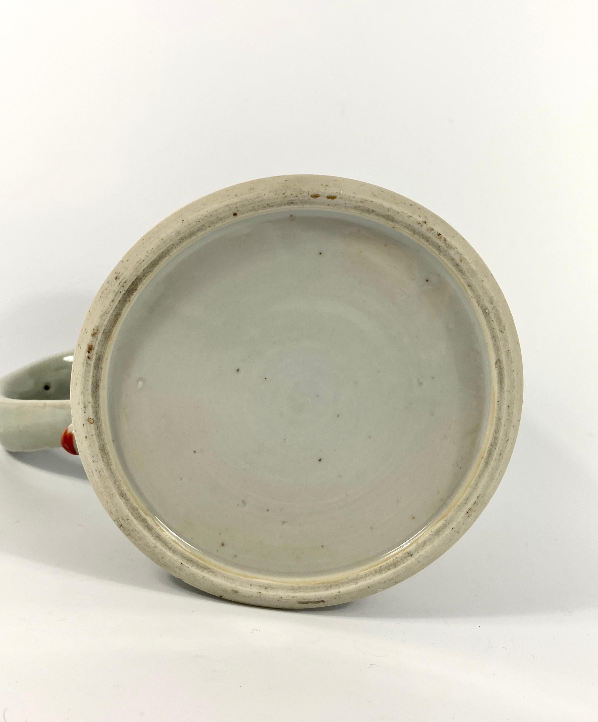 Chinese Imari Porcelain Mug, circa 1720, Kangxi Period 3