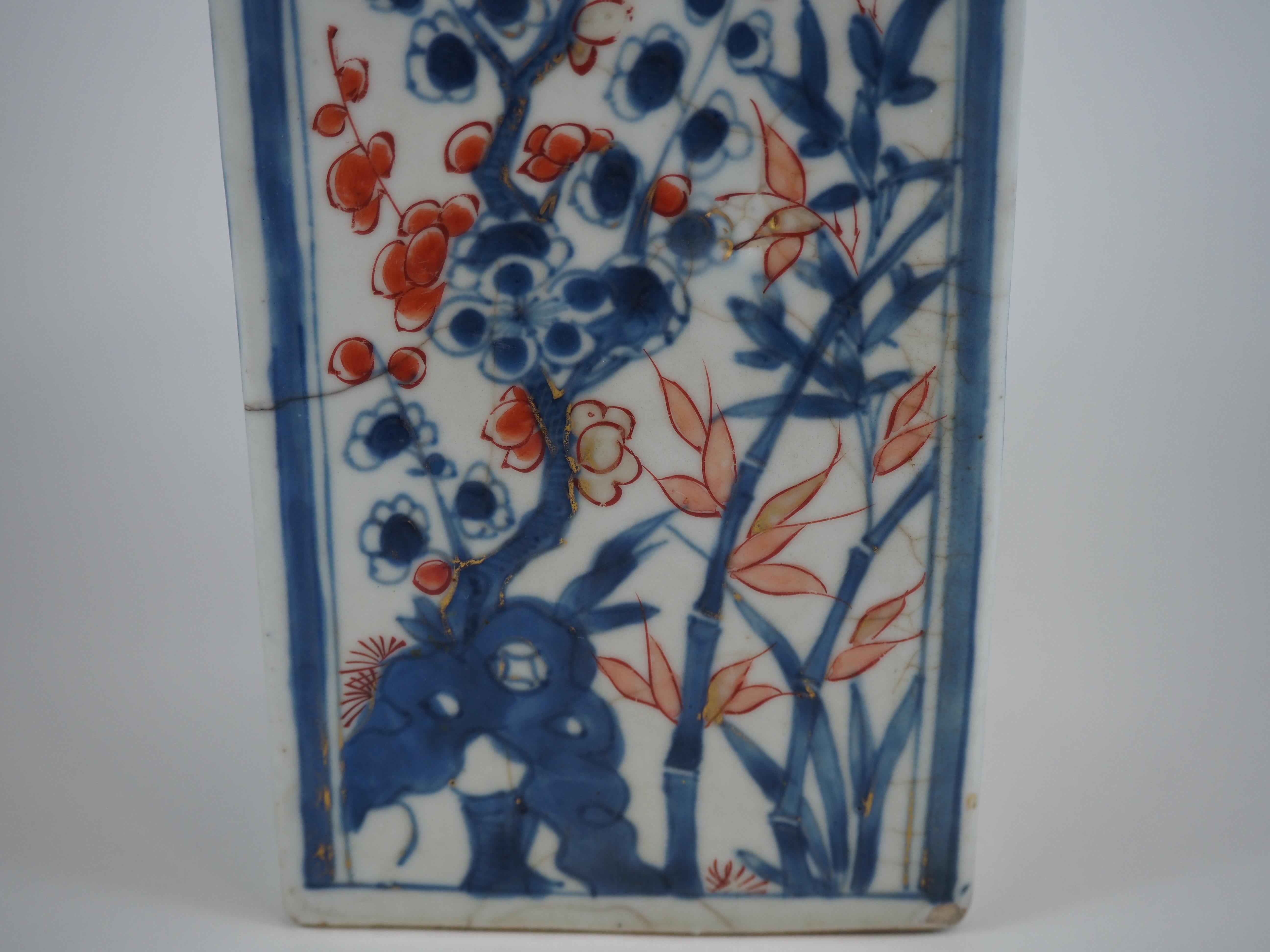 Chinesische quadratische Imari-Flaschenvase mit quadratischer Seite, Kangxi-Periode (1662-1722) im Angebot 9