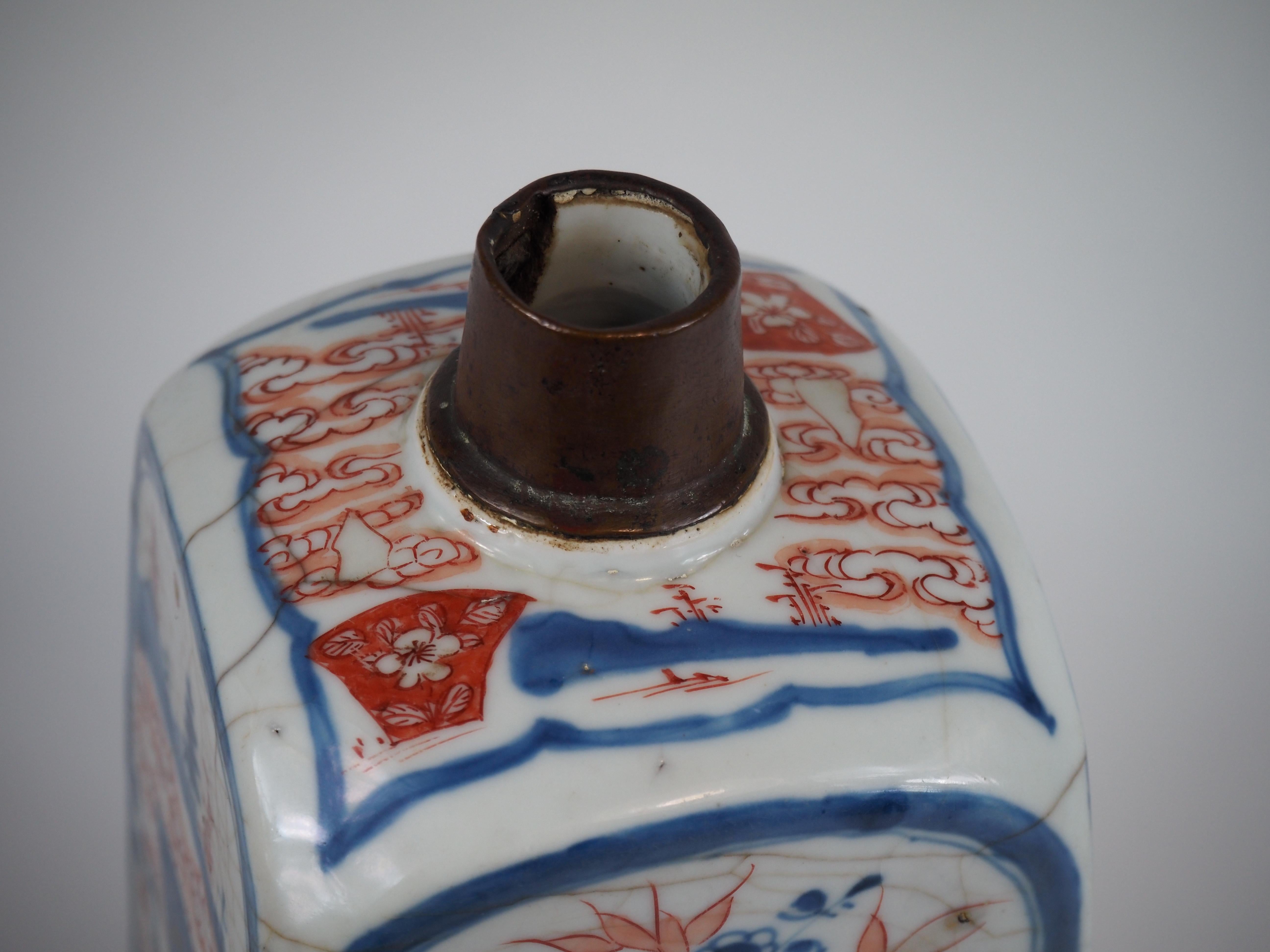 Chinesische quadratische Imari-Flaschenvase mit quadratischer Seite, Kangxi-Periode (1662-1722) im Angebot 12