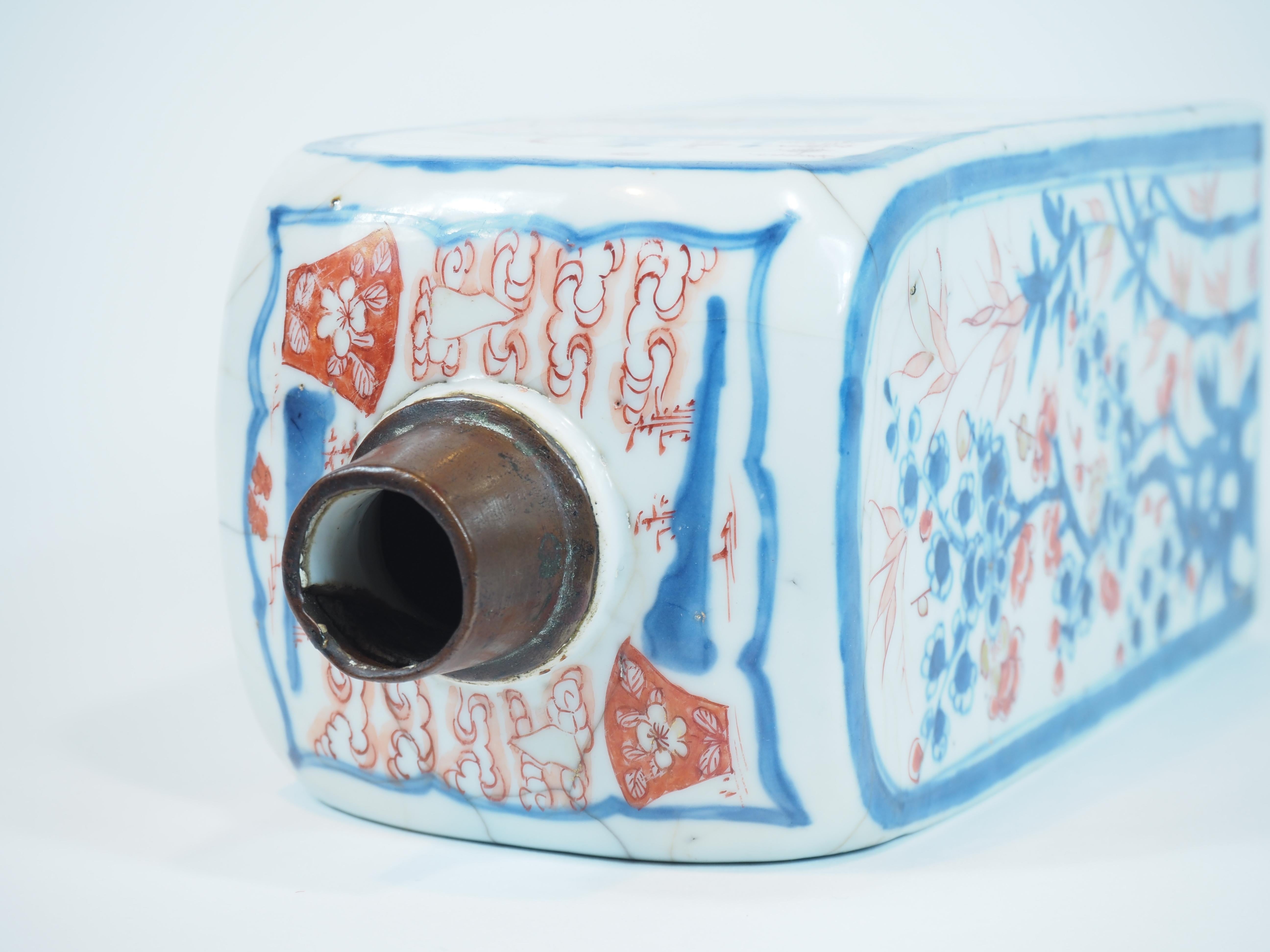 Chinesische quadratische Imari-Flaschenvase mit quadratischer Seite, Kangxi-Periode (1662-1722) im Angebot 6
