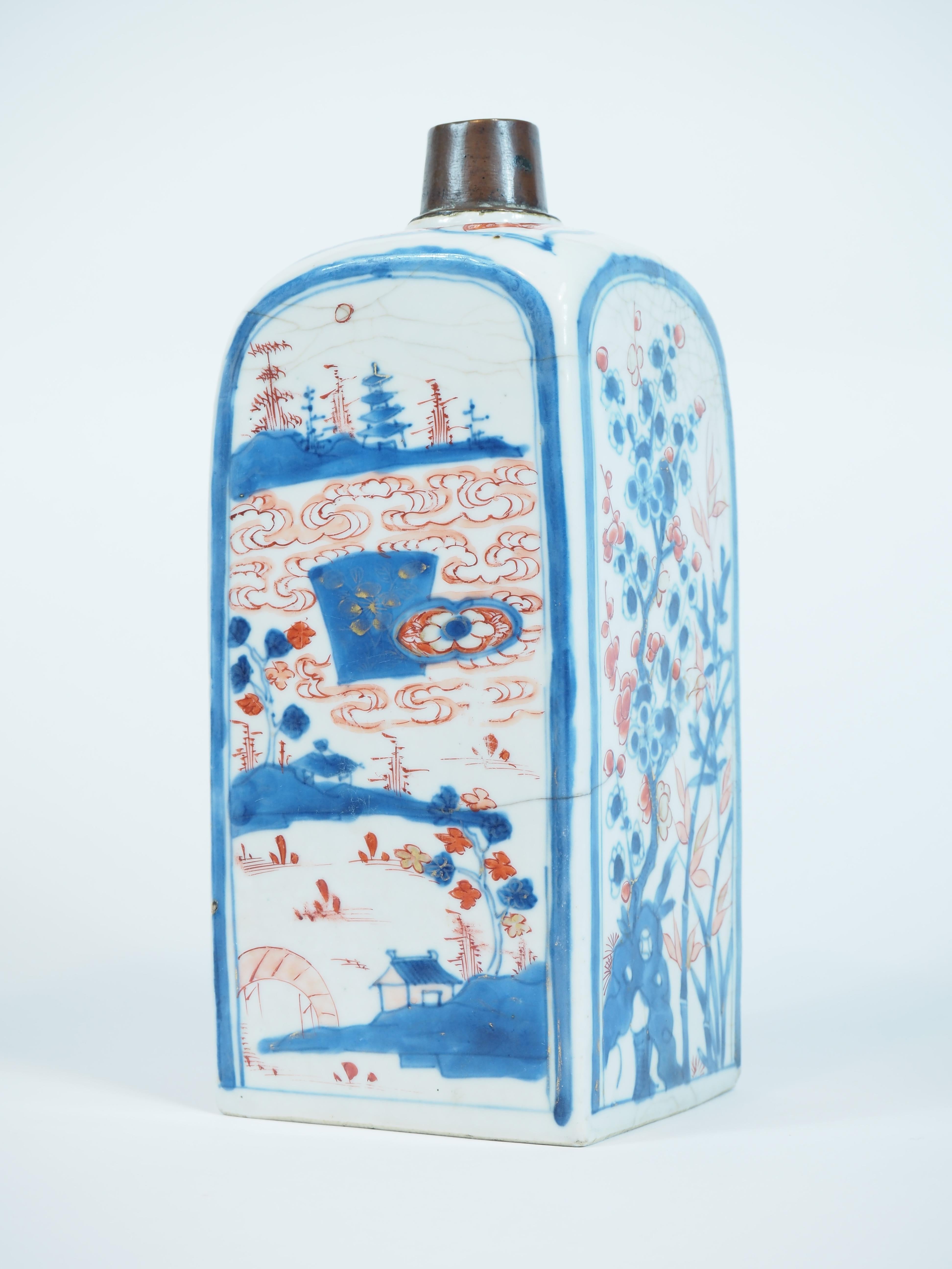 Chinesische quadratische Imari-Flaschenvase mit quadratischer Seite, Kangxi-Periode (1662-1722) (17. Jahrhundert) im Angebot