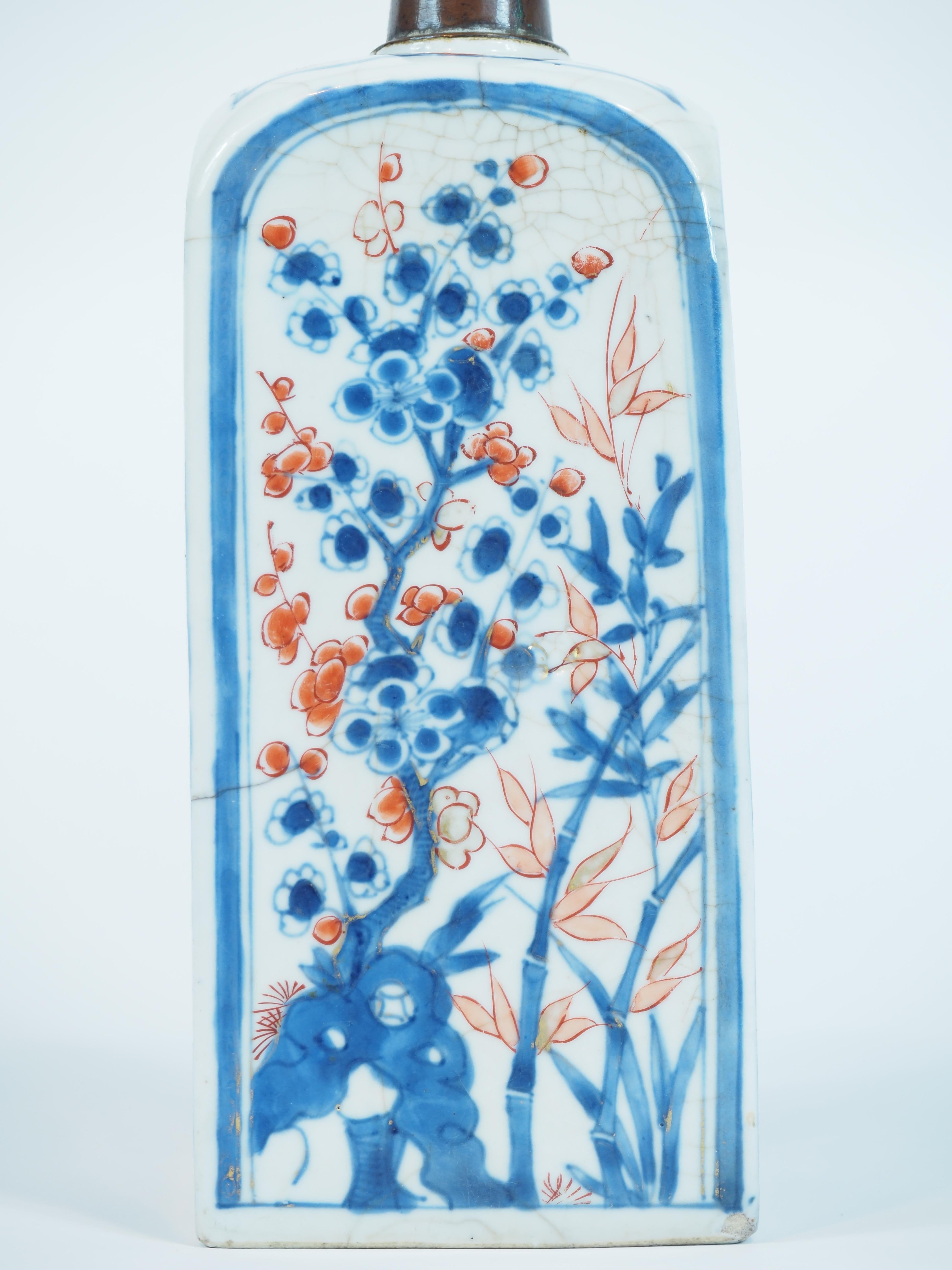 Chinesische quadratische Imari-Flaschenvase mit quadratischer Seite, Kangxi-Periode (1662-1722) im Angebot 1