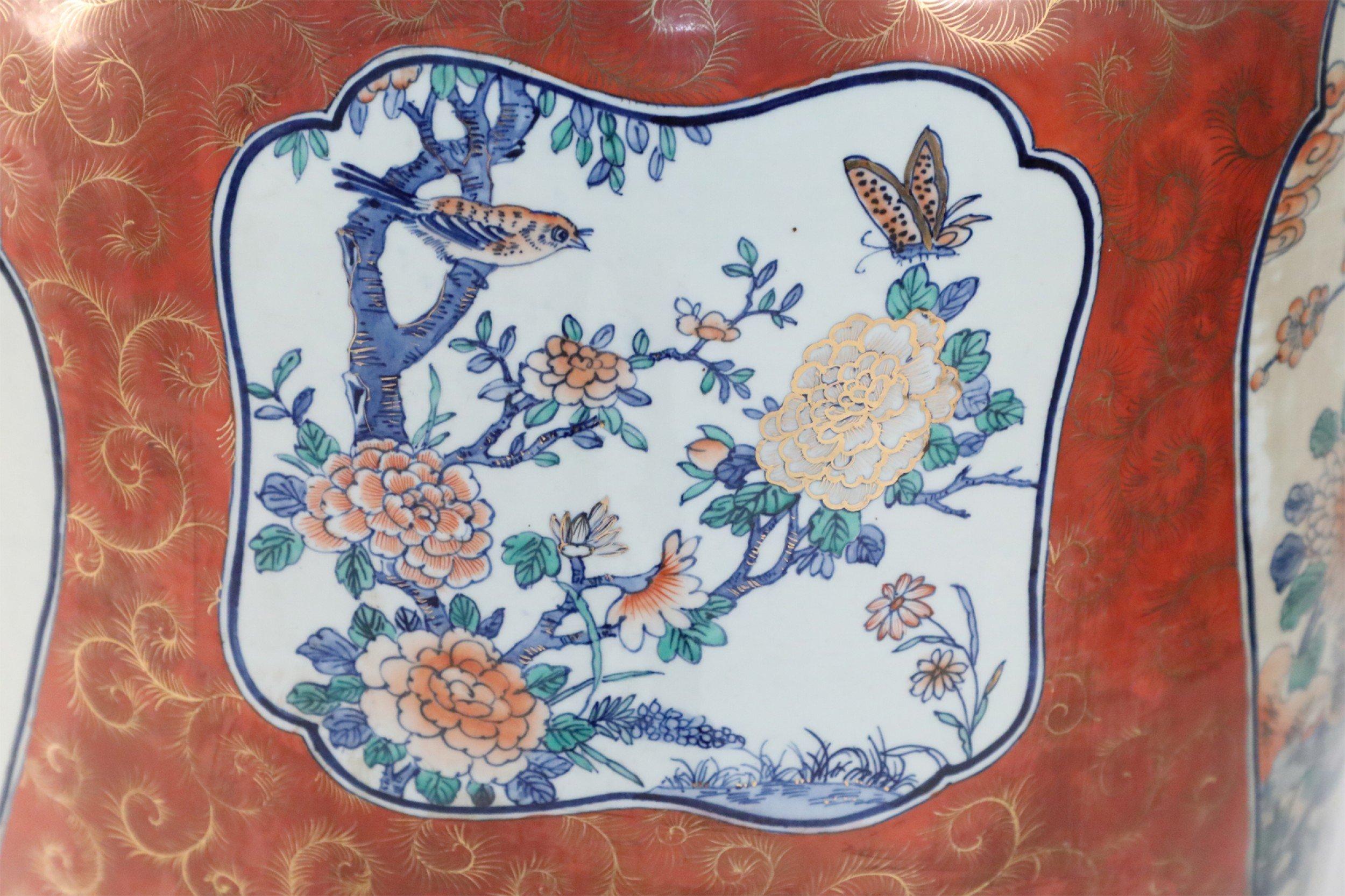 Fatto a mano Urna monumentale cinese in ceramica blu e arancione in stile Imari in vendita