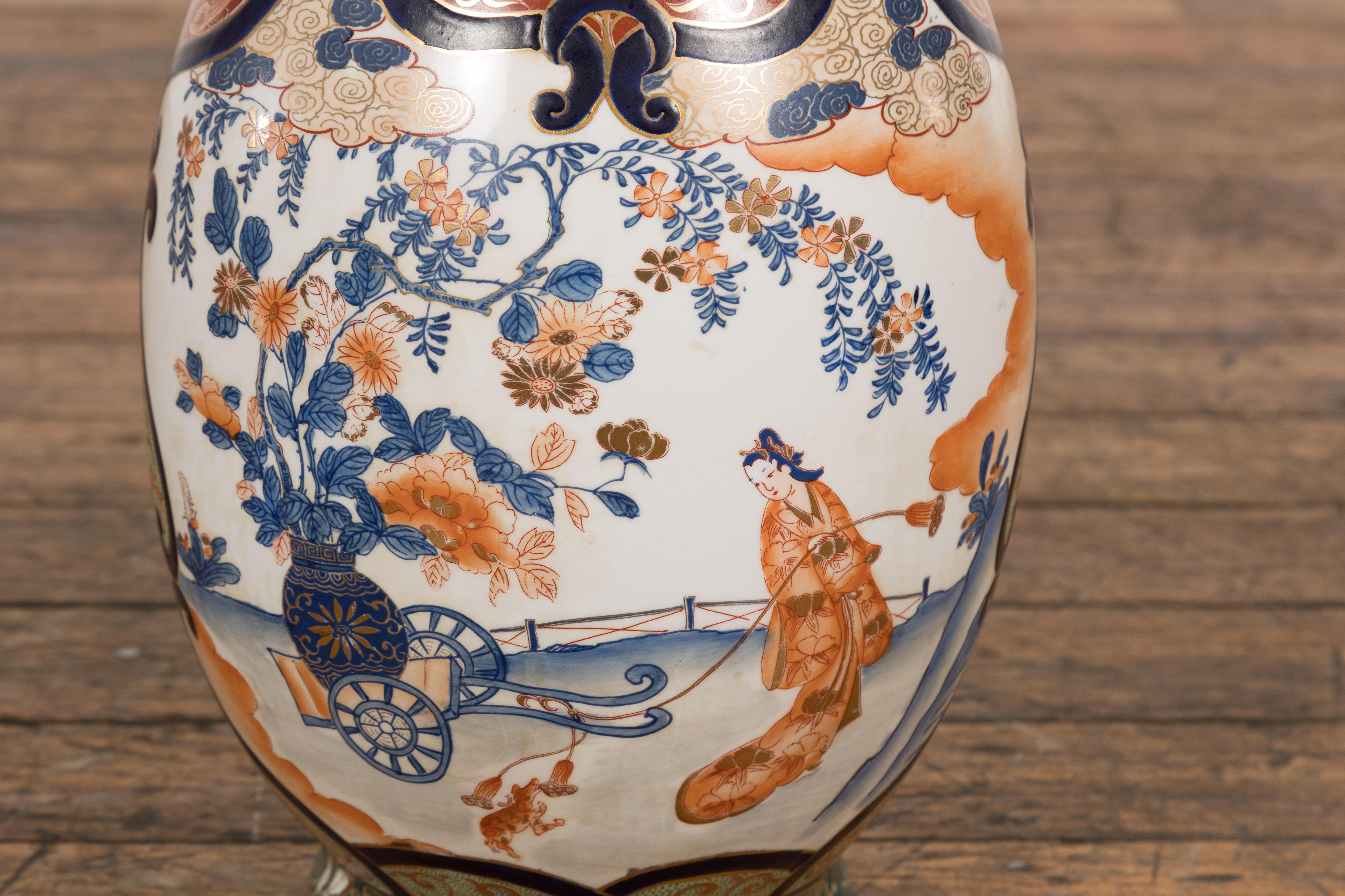 Vase d'autel chinois en porcelaine de style Imari avec décor orange, bleu et vert en vente 7
