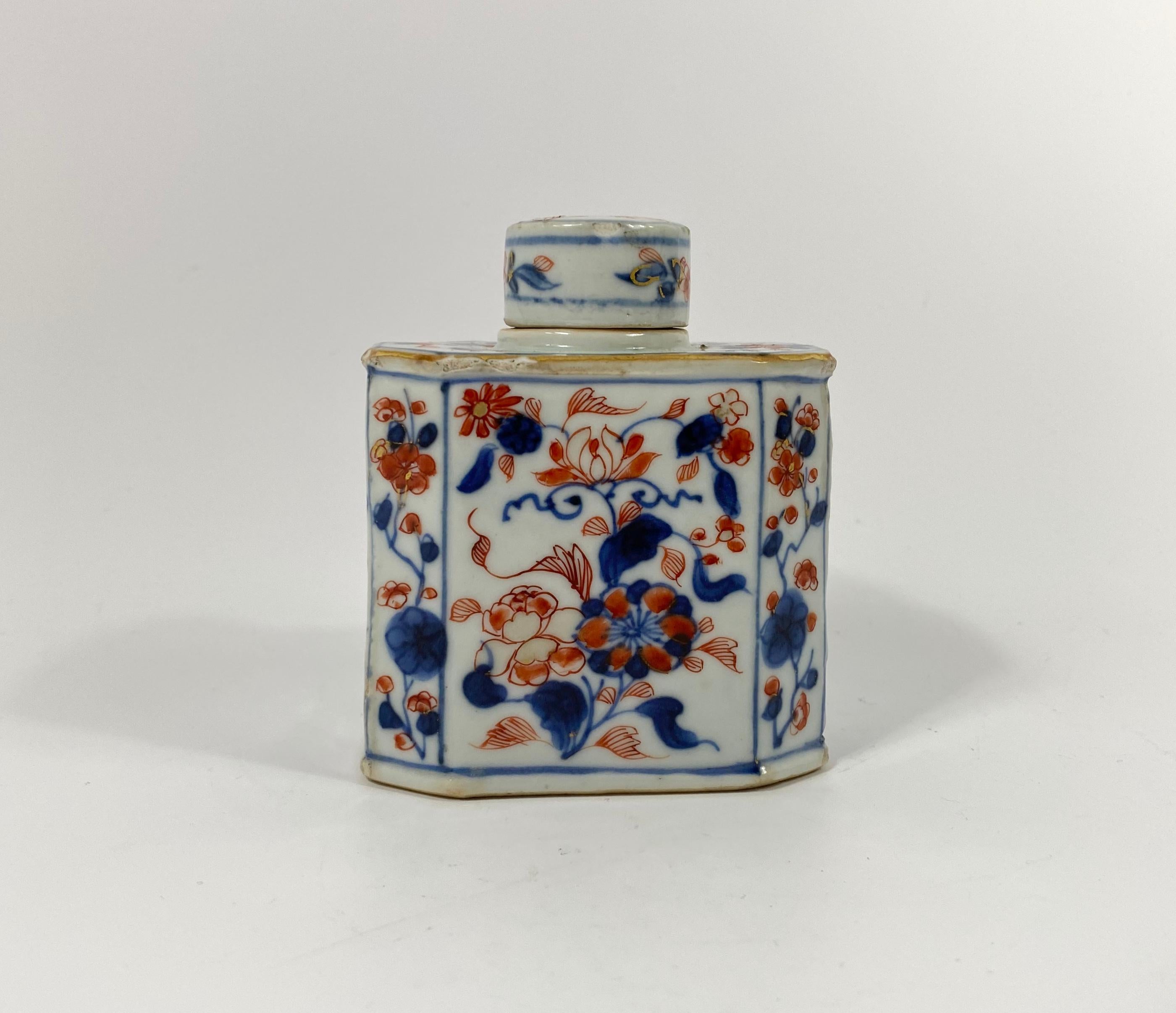Chinese Imari Tea Caddy and Cover, circa 1700, Kangxi Period In Good Condition In Gargrave, North Yorkshire