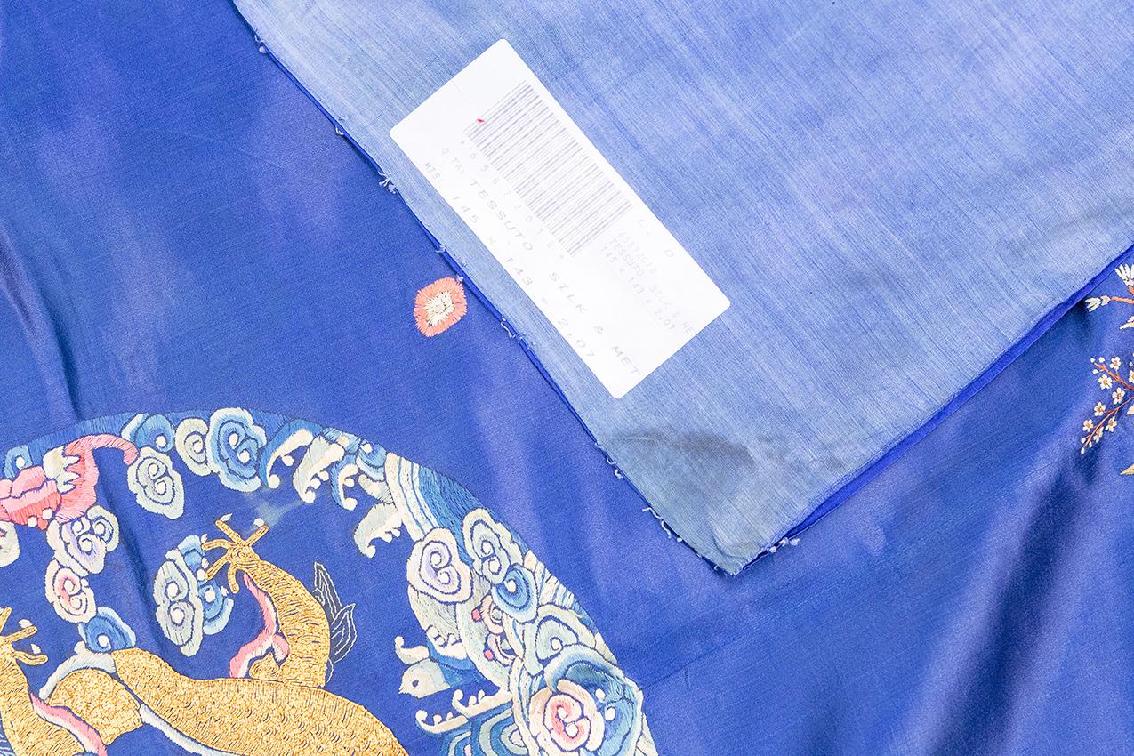 Textile en soie chinoise The Claw Dragon à cinq griffes en vente 2