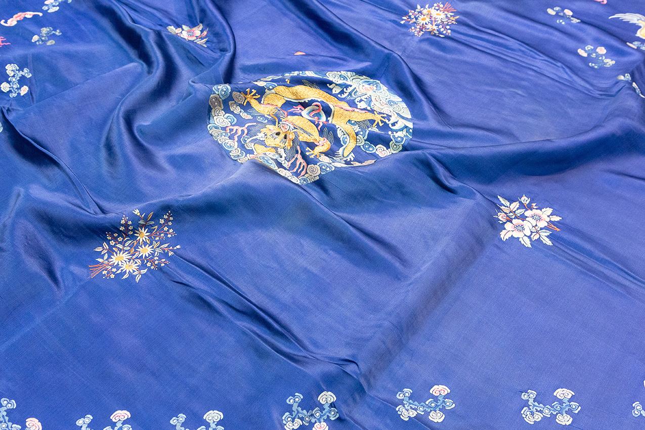 Textile en soie chinoise The Claw Dragon à cinq griffes en vente 1