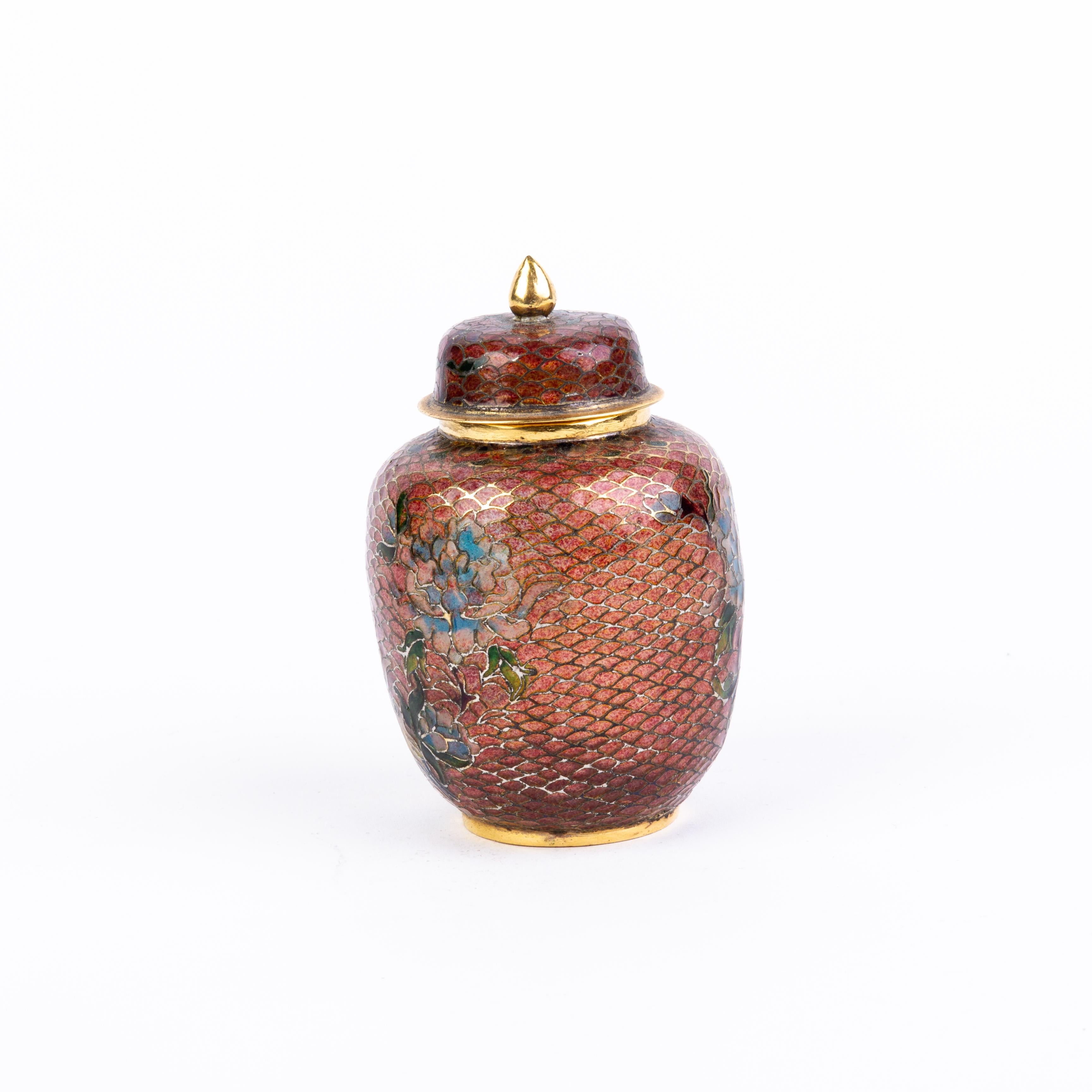 Chinese Imperial Style Plique a Jour Glass Inlaid Lidded Jar 
Good condition 
From a private collection.
Free international shipping.