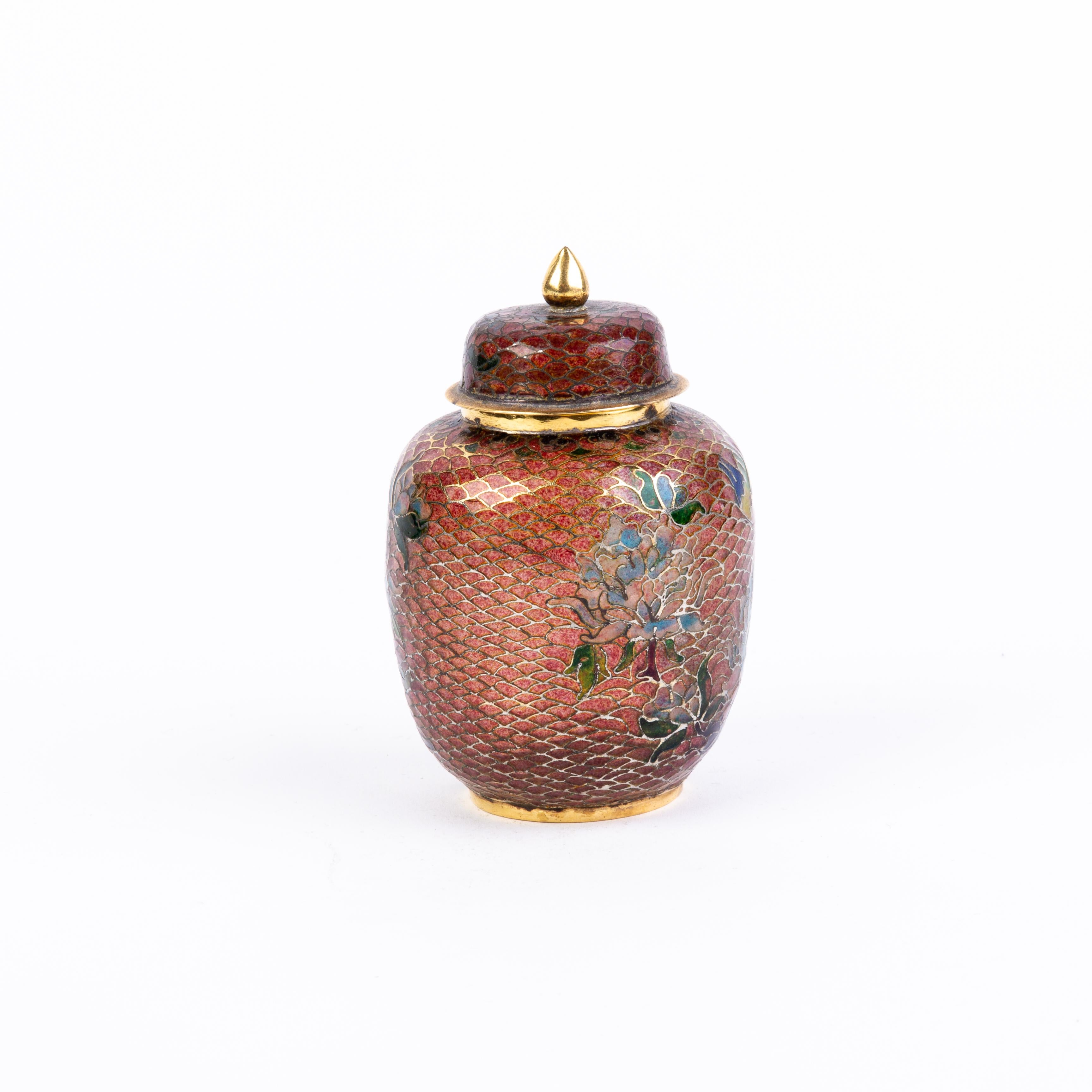 20th Century Chinese Imperial Style Plique a Jour Glass Inlaid Lidded Jar  For Sale