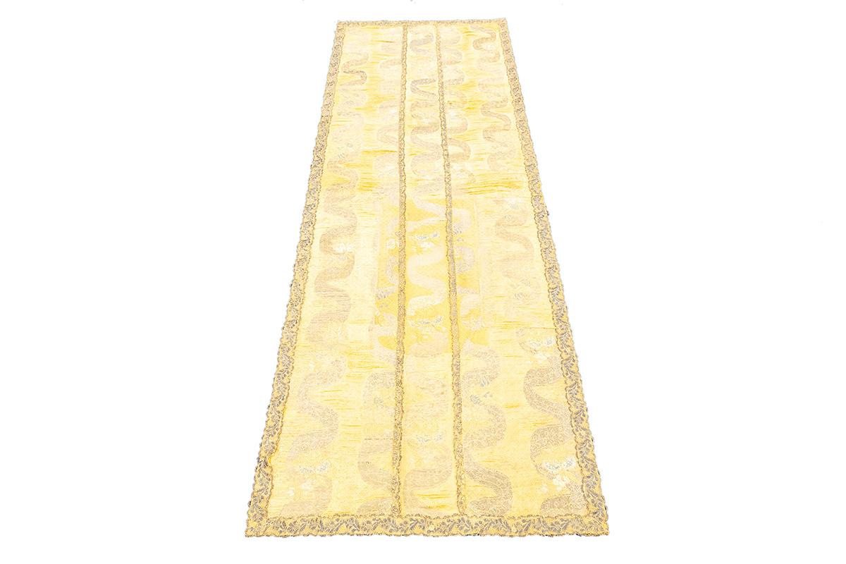 Hand-Knotted Chinese Imperial Textile Kesi in Silk and Metal For Sale