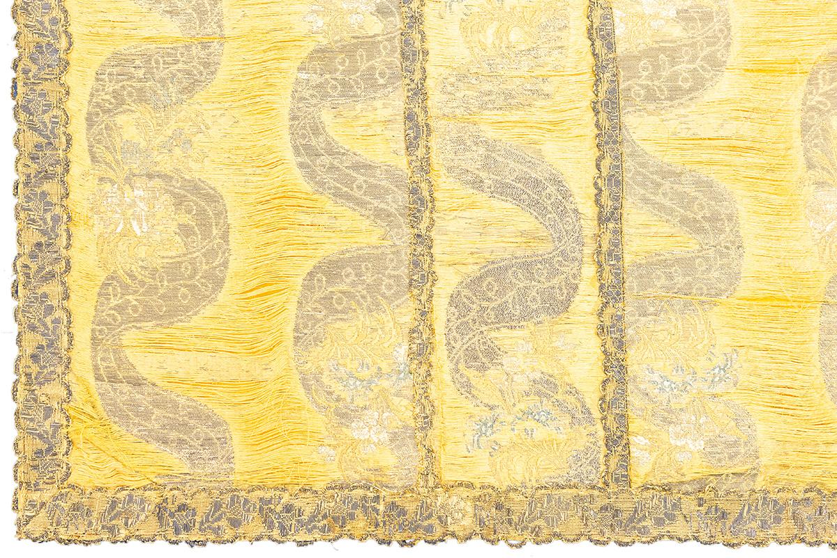 19th Century Chinese Imperial Textile Kesi in Silk and Metal For Sale