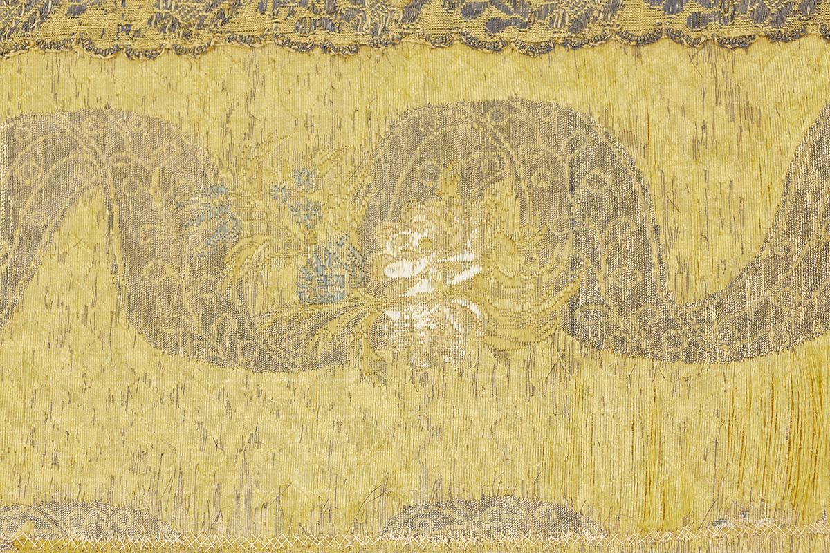 Chinese Imperial Textile Kesi in Silk and Metal For Sale 1