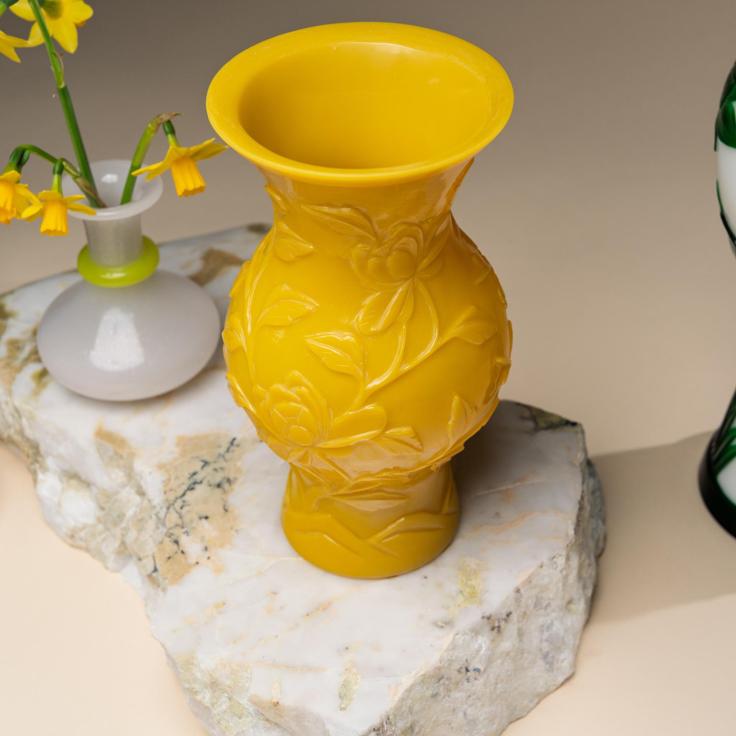 Qing Vase impérial chinois en verre jaune de Pékin, vers 1900 en vente