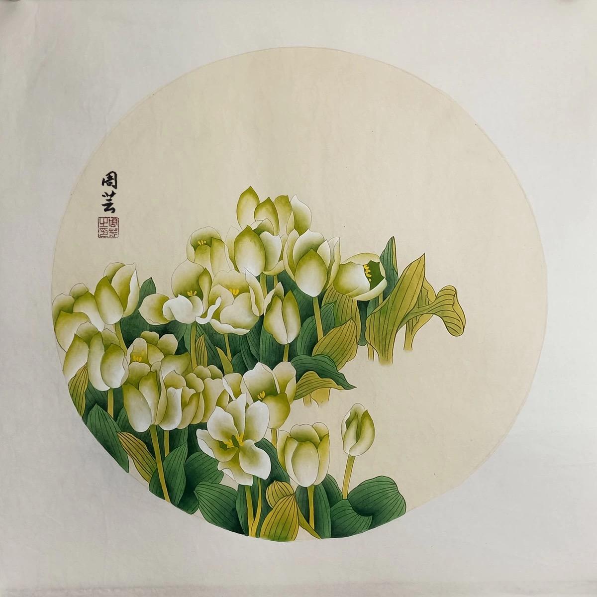 Chinesische Tusche Handmalerei Runde Papier Kunstwerk - Traditionelle florale Pinsel Malerei

Erleben Sie die Eleganz traditioneller Kunstfertigkeit mit dieser chinesischen Tuschemalerei von Blumen auf einer runden Reispapierleinwand. Mit zarten