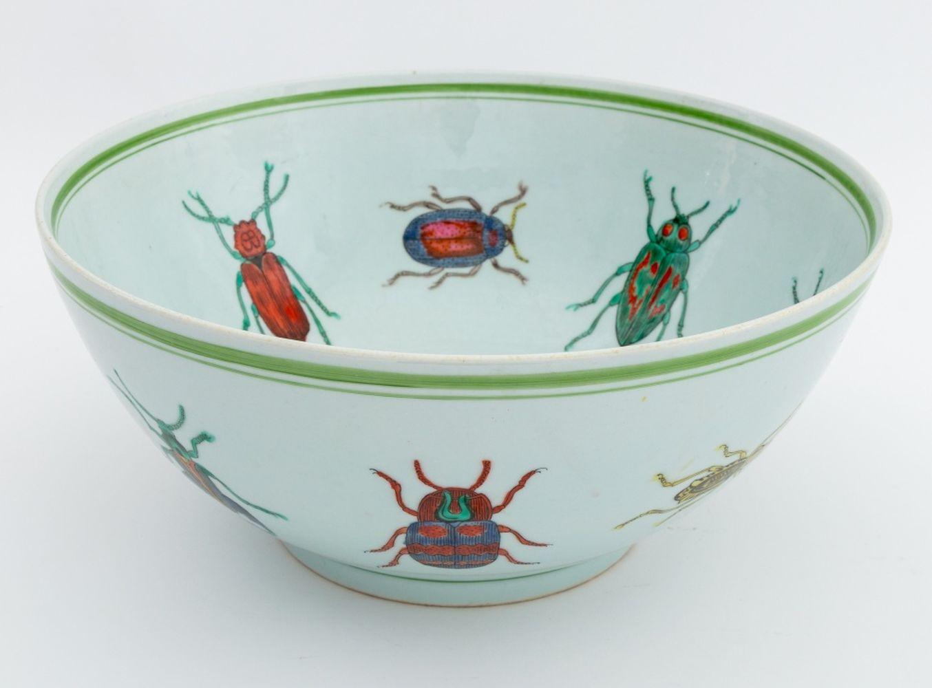 Ponchera china de porcelana con motivos de insectos, pintada con escarabajos y escarabajos en el exterior y el interior. 6,25