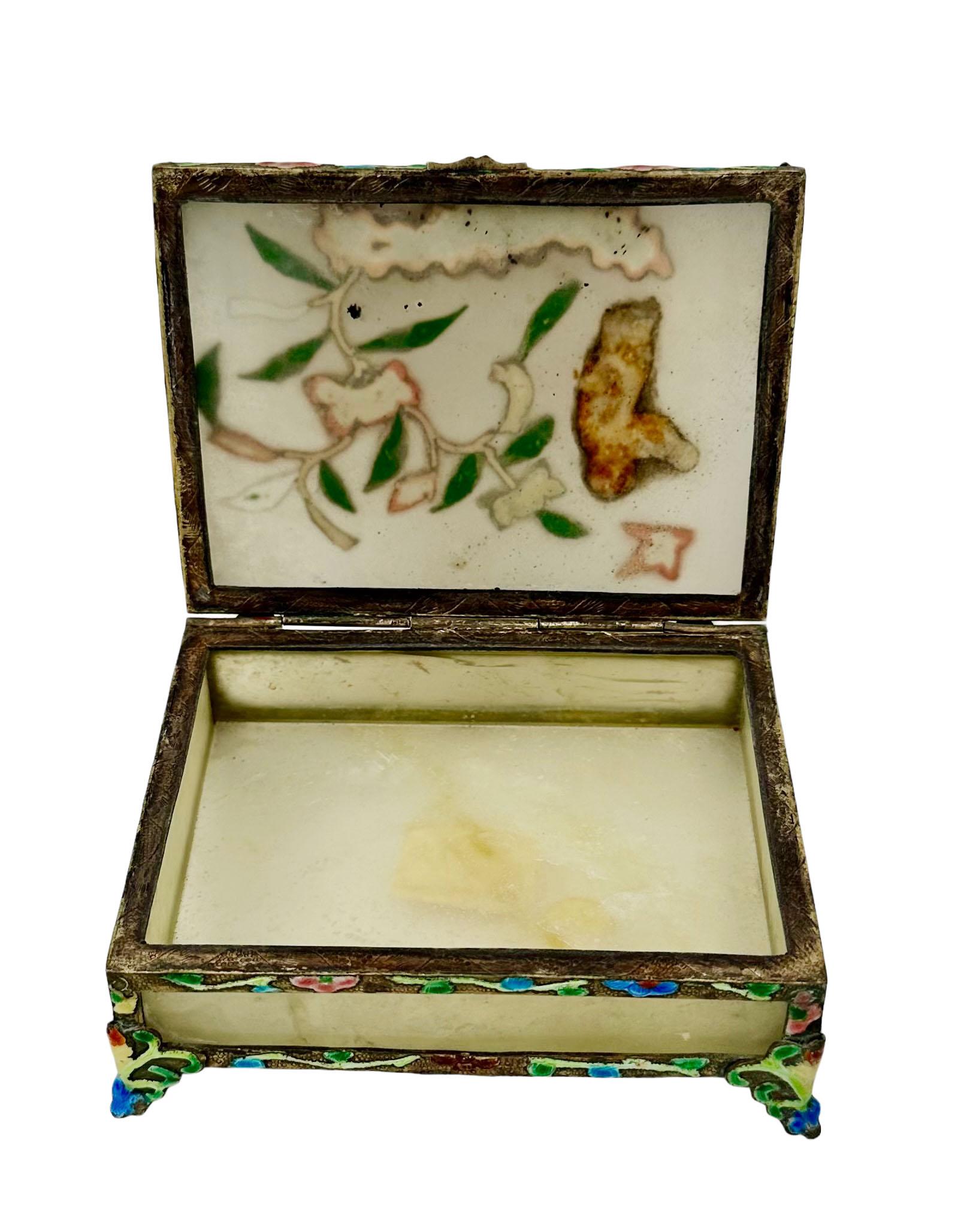 Caja china de jade Piedras semipreciosas principios del siglo XX en venta