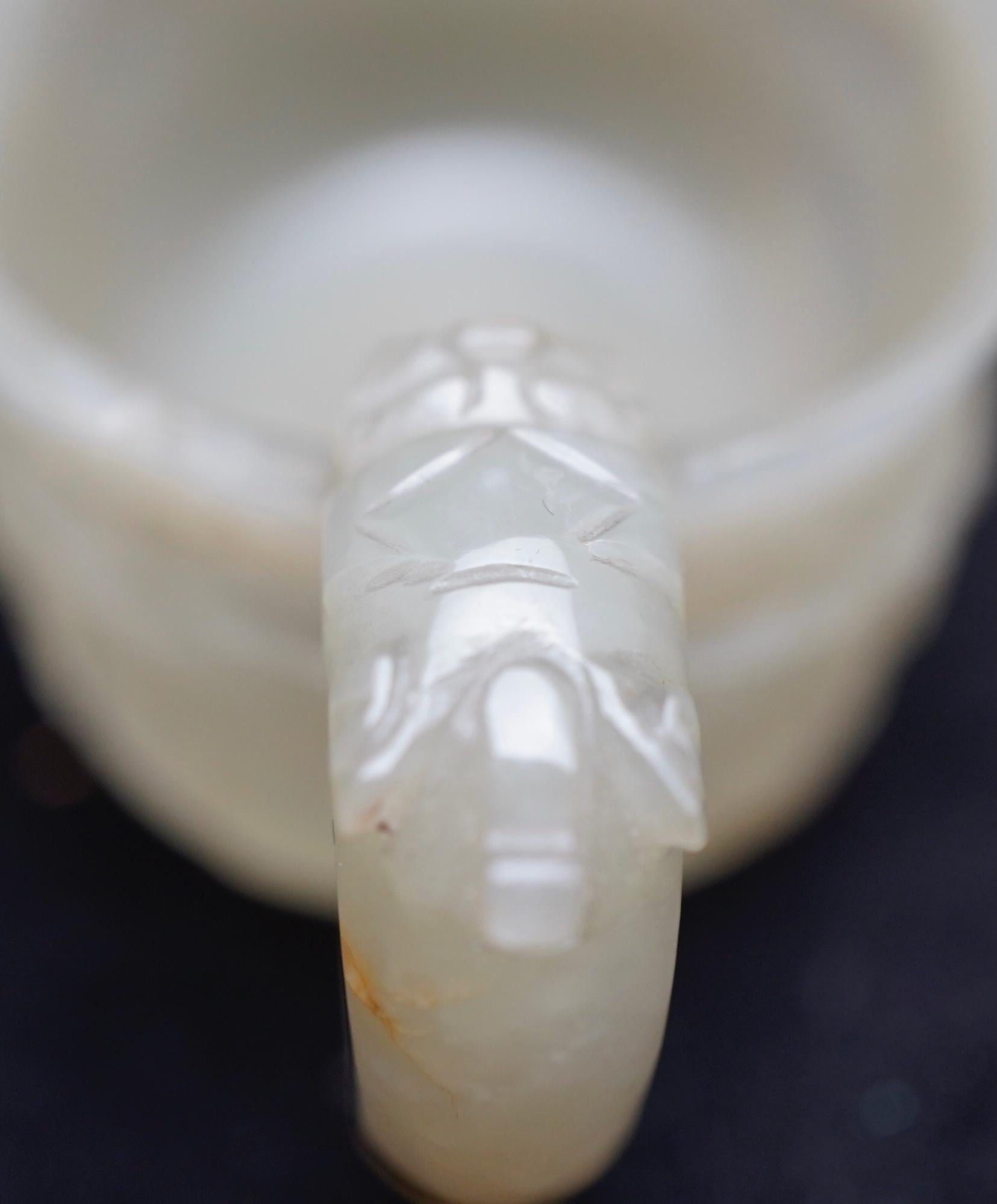 Chinese Jade Finely Carved Libation Cup, early Qing Dynasty. For Sale 2