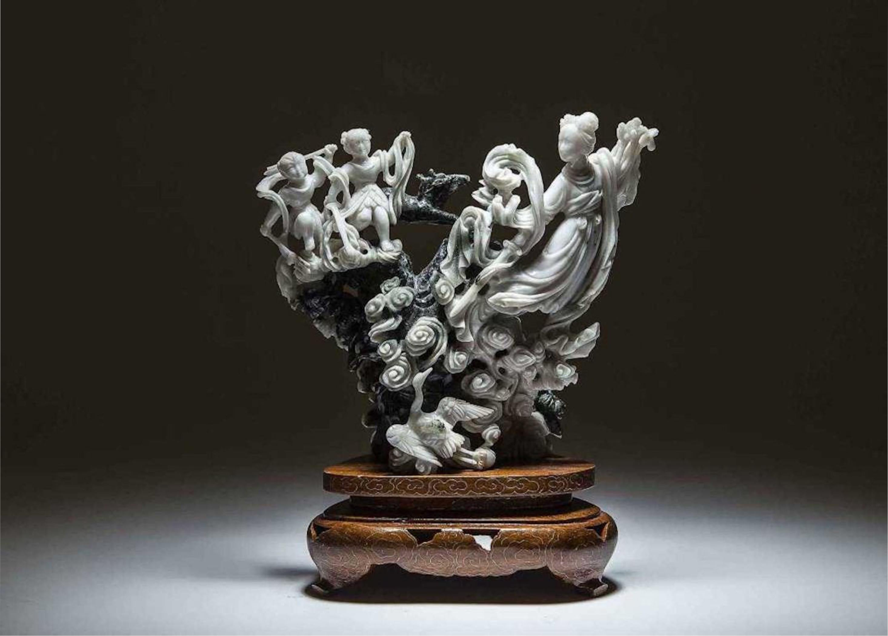 Chinese Jade Group of a Female Deity Ascending the Heavens In Good Condition For Sale In West Palm Beach, FL