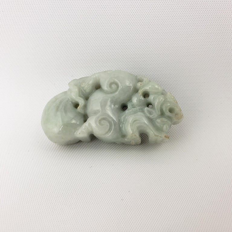 Nicely carved Jade pendant. Weight: 29.13 grams.
Jewelry / Necklace.