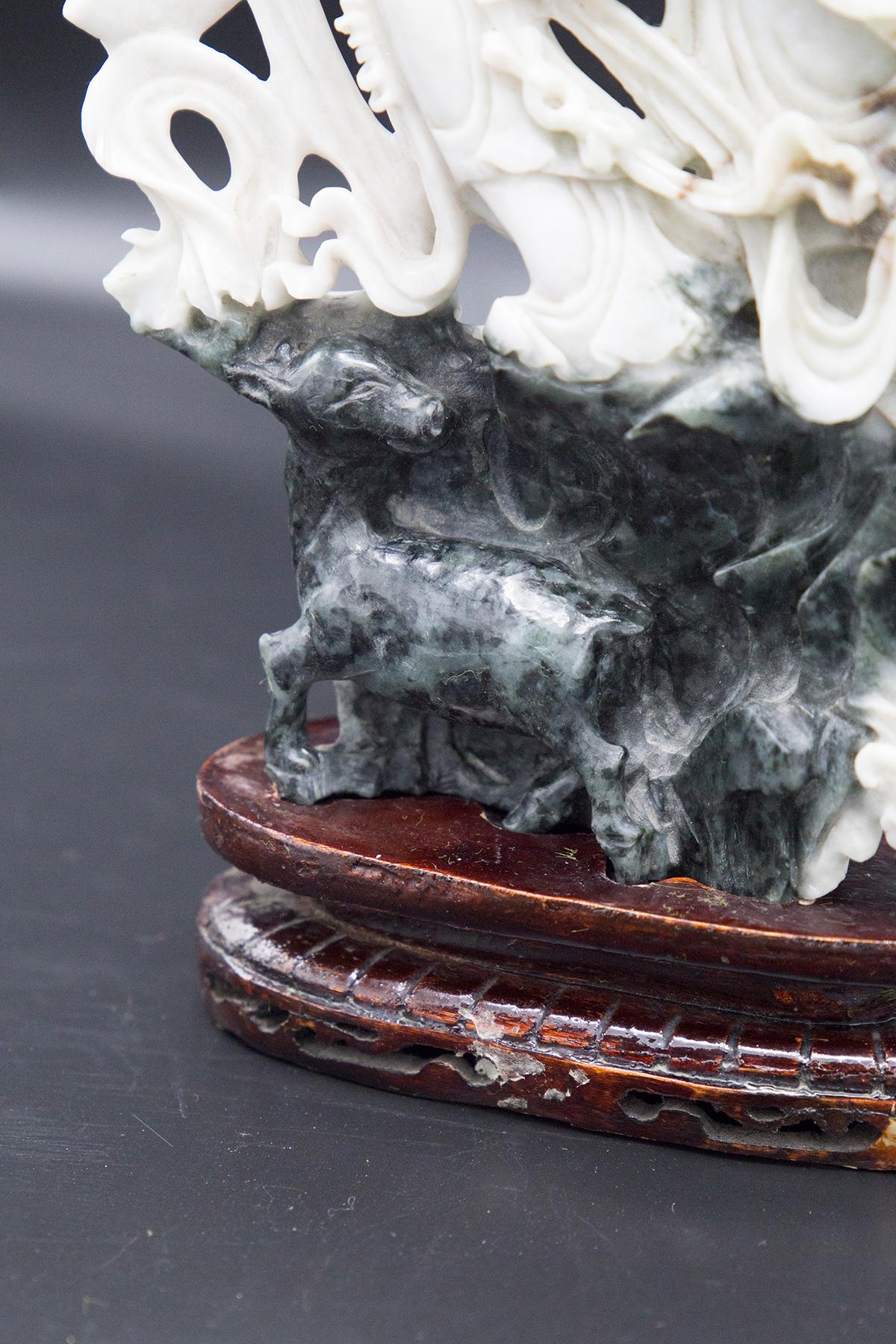 Early 19th Century Chinese Jade Statue of a Confucian Sage For Sale
