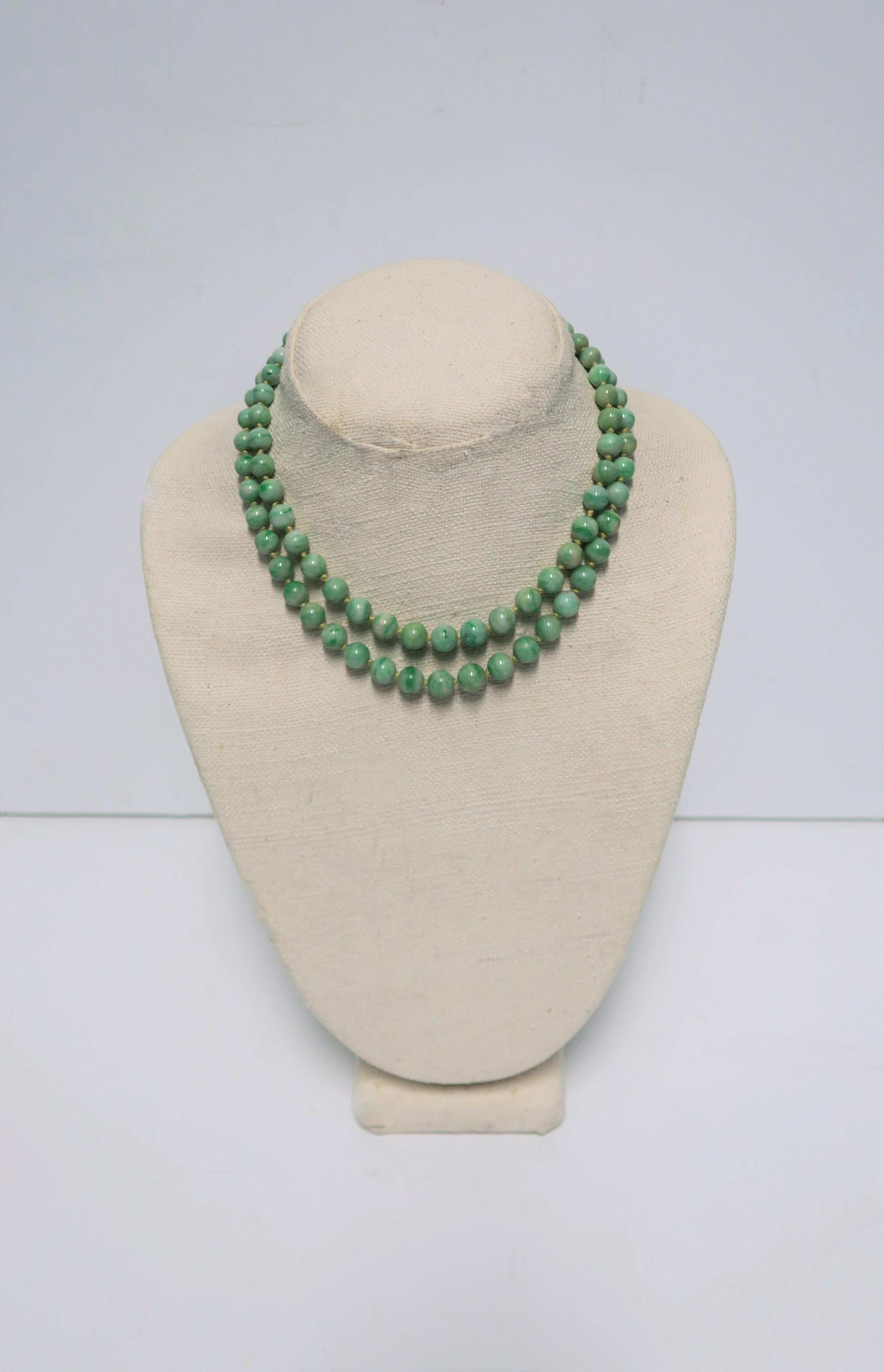 Chinese Jadeite and Gold Necklace, circa 1940s 1