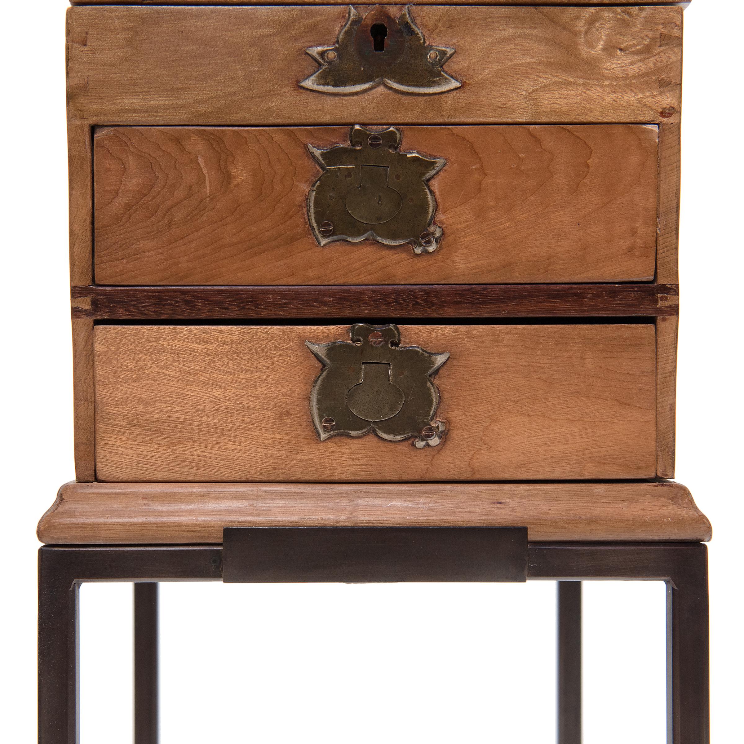 Chinese Jewelry Box Table with Peaches and Pomegranates, c. 1900 5