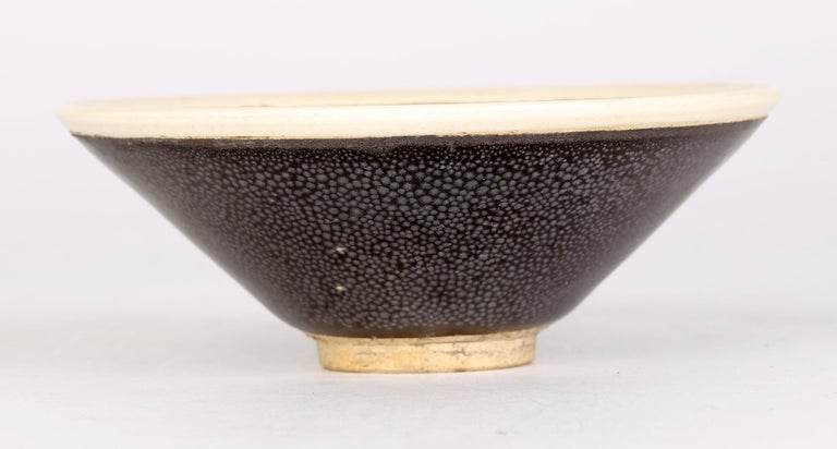 Chinese Jian Ware Style Black Shagreen Pattern Pottery Teabowl with White Rim For Sale 5