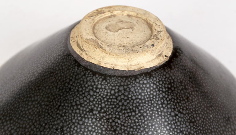 Chinese Jian Ware Style Black Shagreen Pattern Pottery Teabowl with White Rim For Sale 6