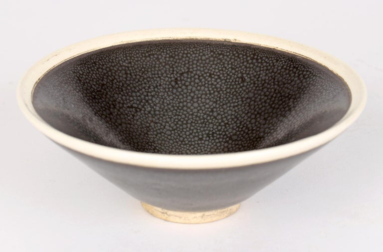 Chinese Export Chinese Jian Ware Style Black Shagreen Pattern Pottery Teabowl with White Rim For Sale