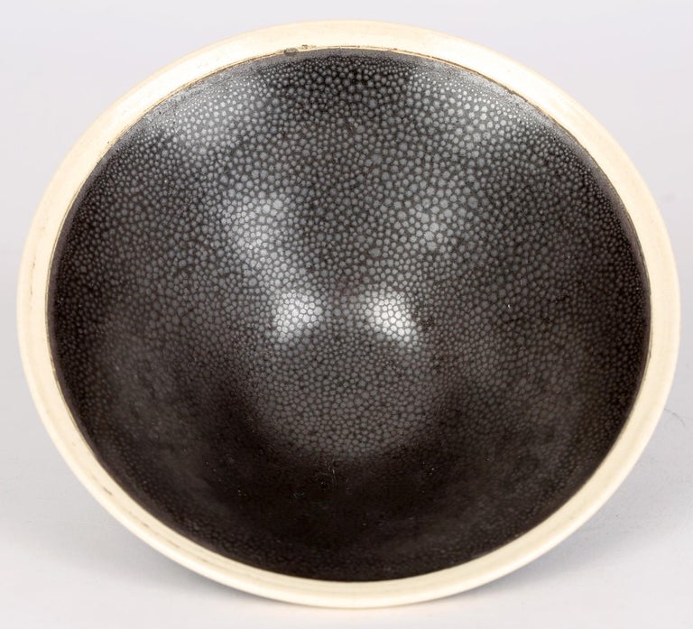 Glazed Chinese Jian Ware Style Black Shagreen Pattern Pottery Teabowl with White Rim For Sale