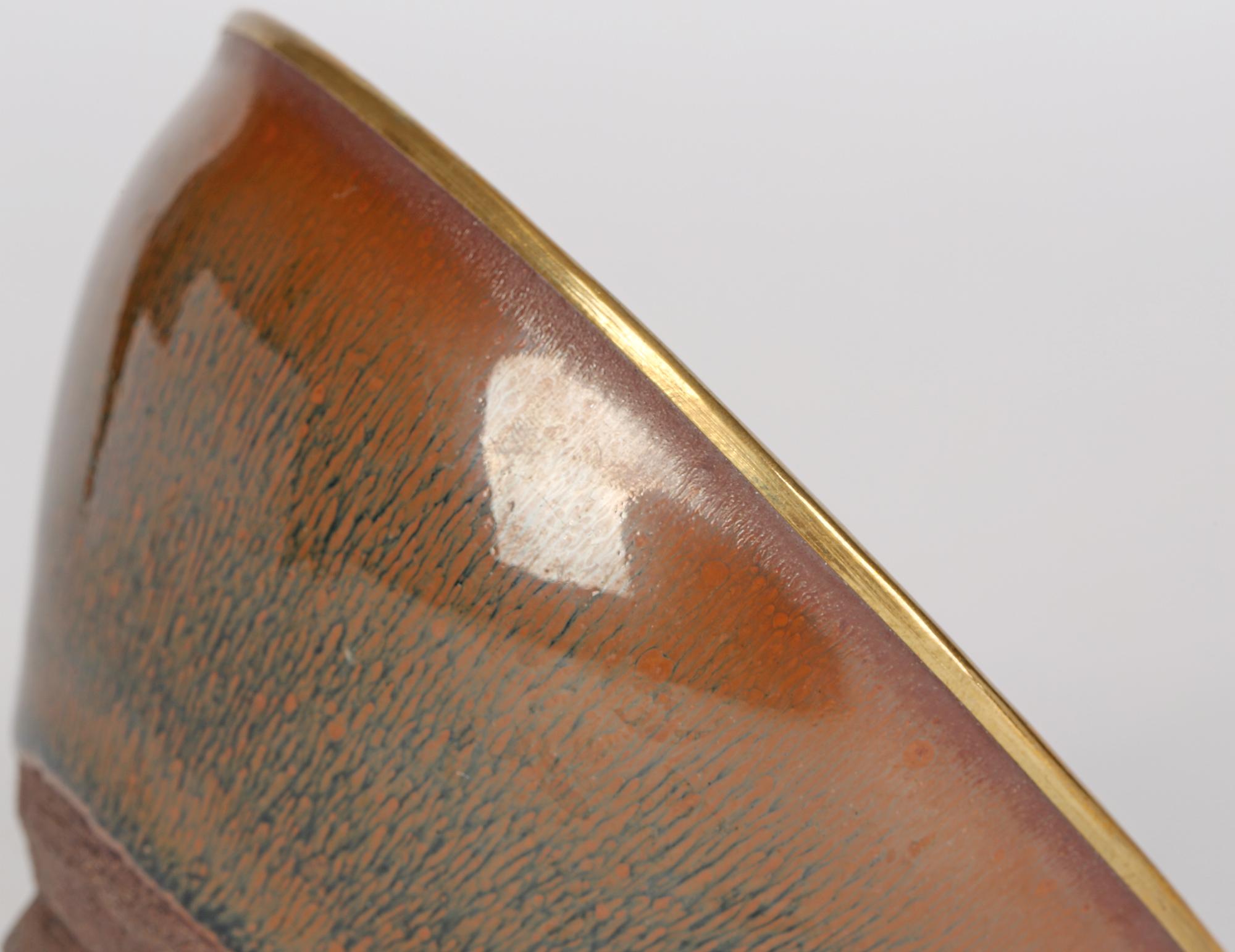 Métal Bol  th en poterie chinoise de style Jian Ware sign Haresfur avec bord dor en vente