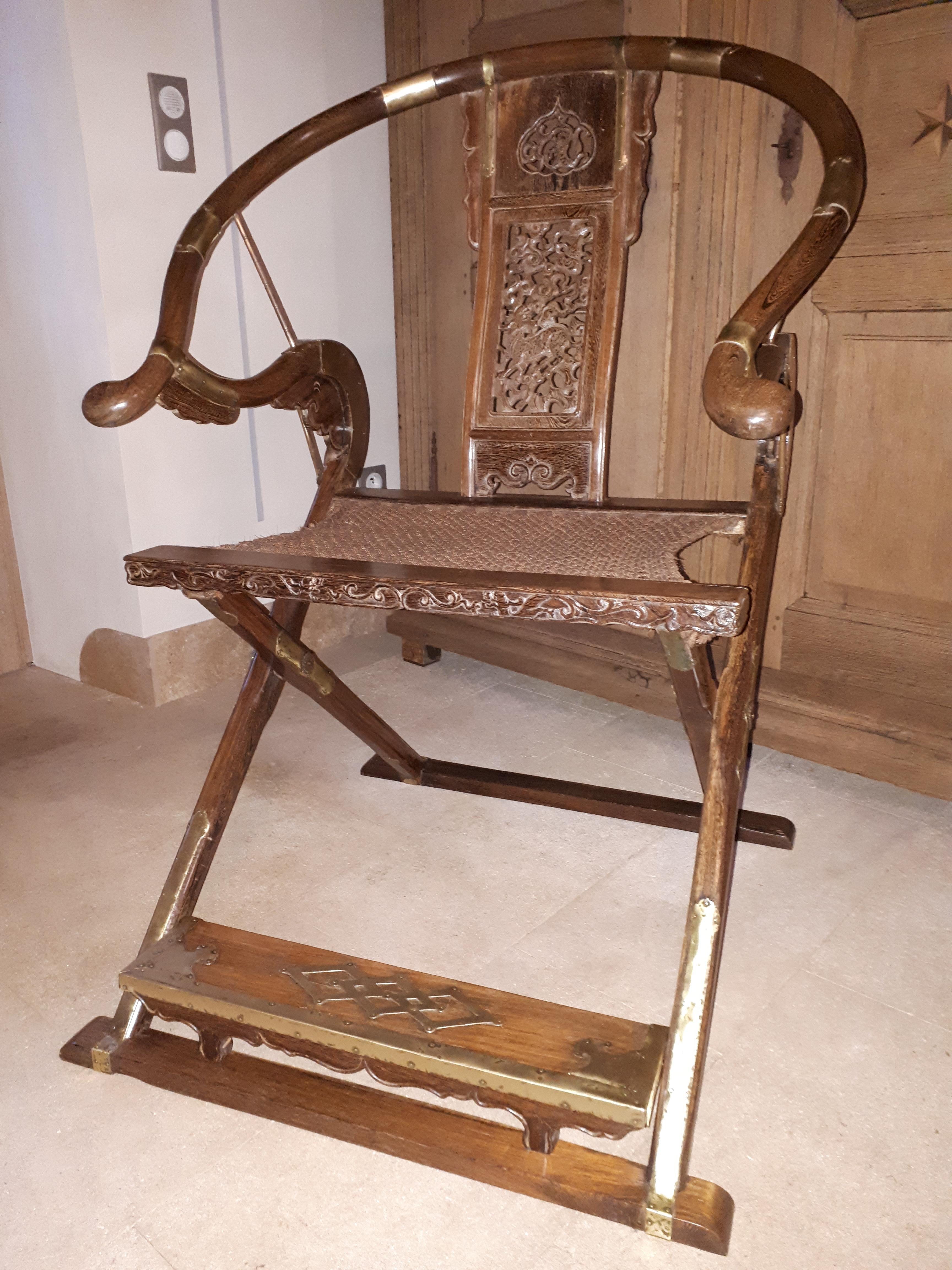 Hardwood Chinese Jiaoyi Folding Armchair In Jichimu, China Qing Dynasty For Sale