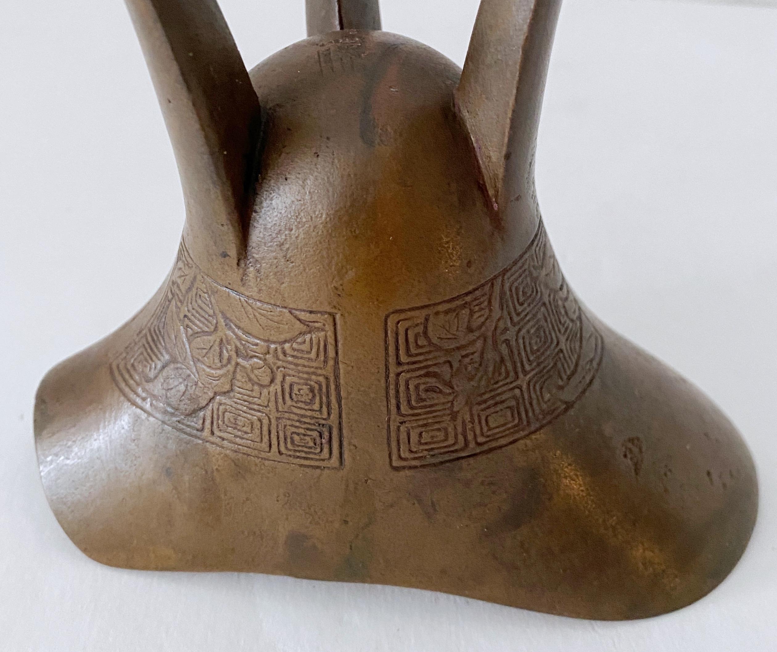 Chinese Jue, Bronze Ritual Wine Vessel, Honorific Mark, 20th Century or Older For Sale 1